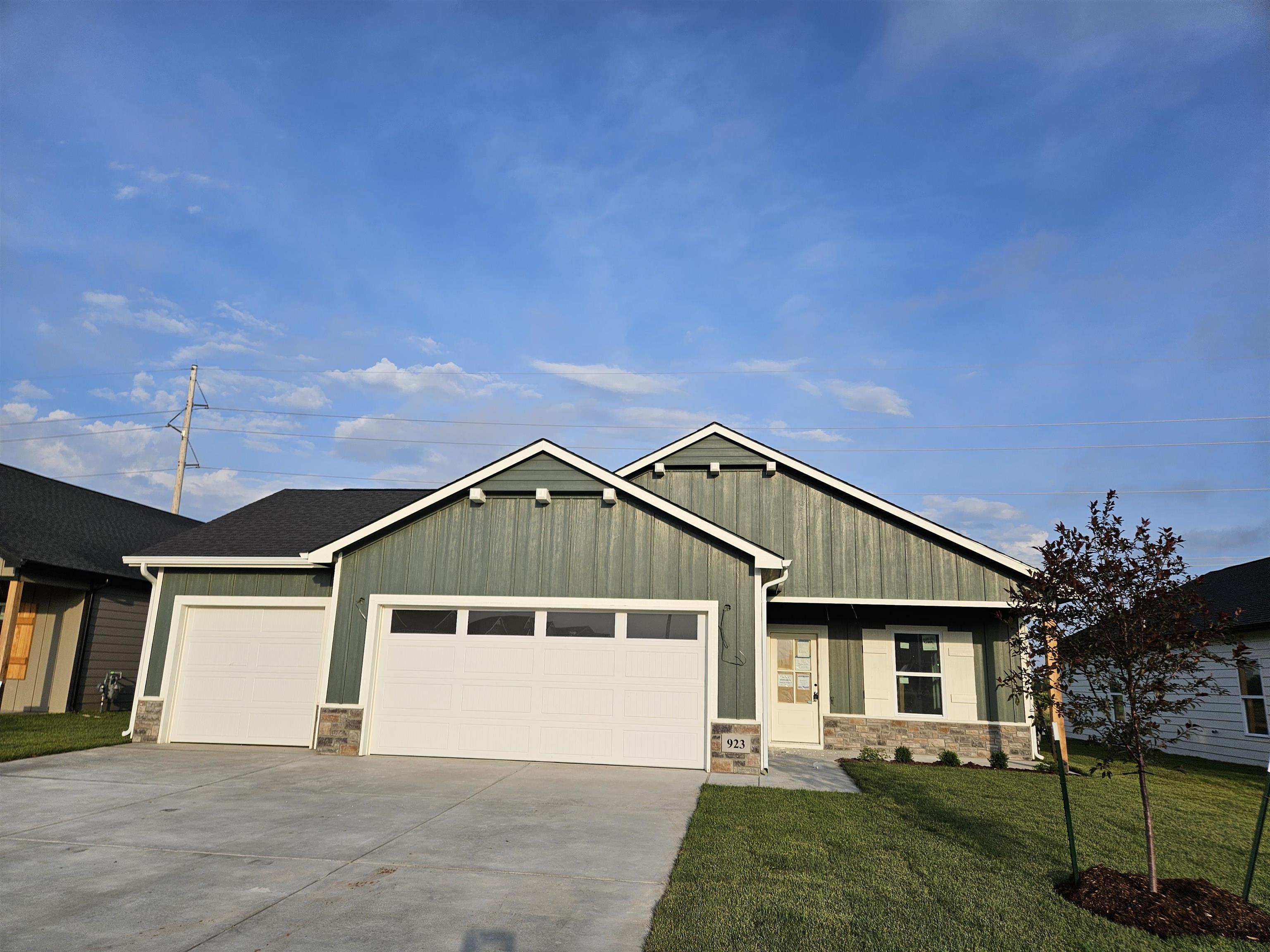 923 N Forestview St, Wichita