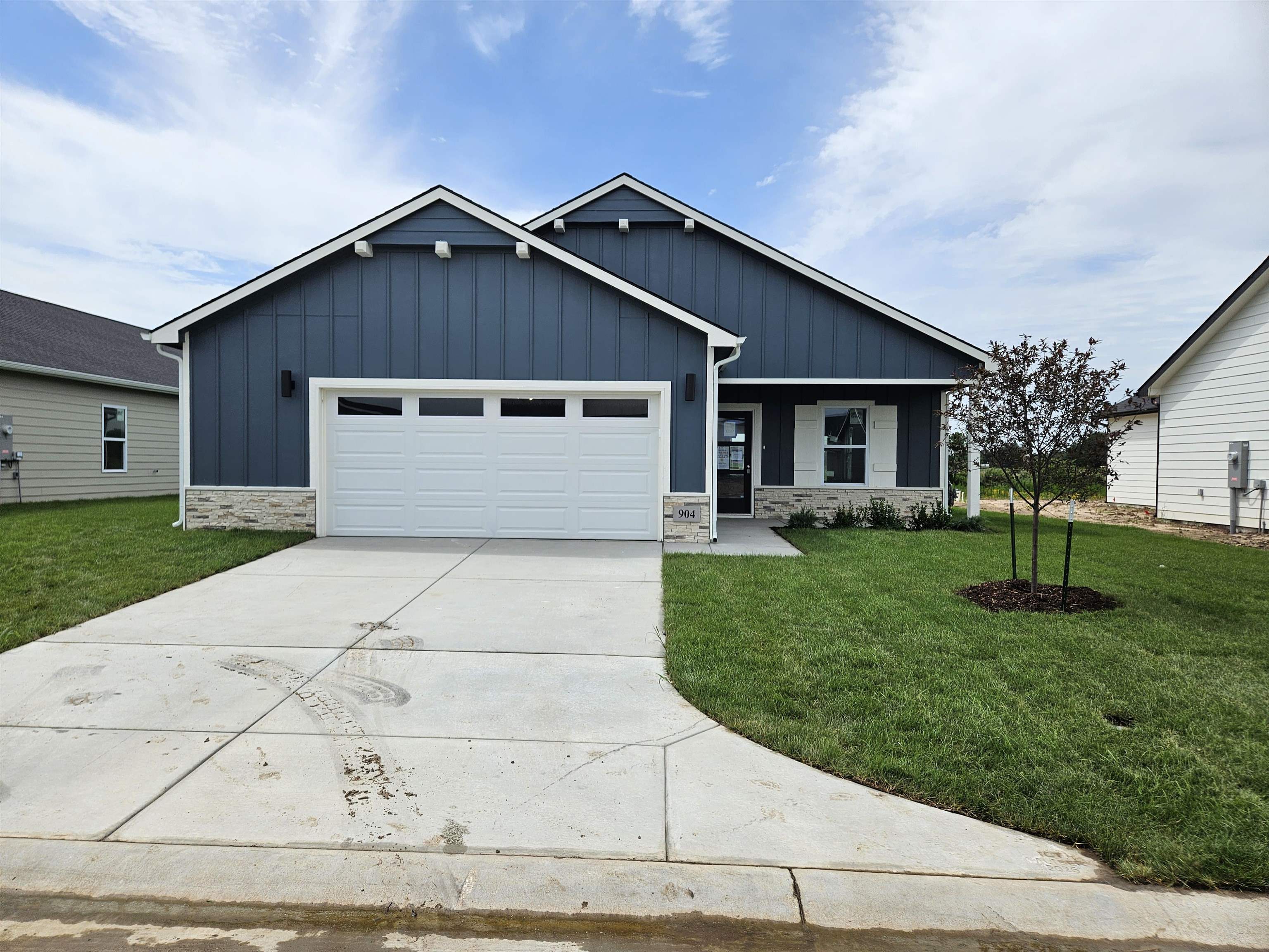904 N Forestview Ct, Wichita