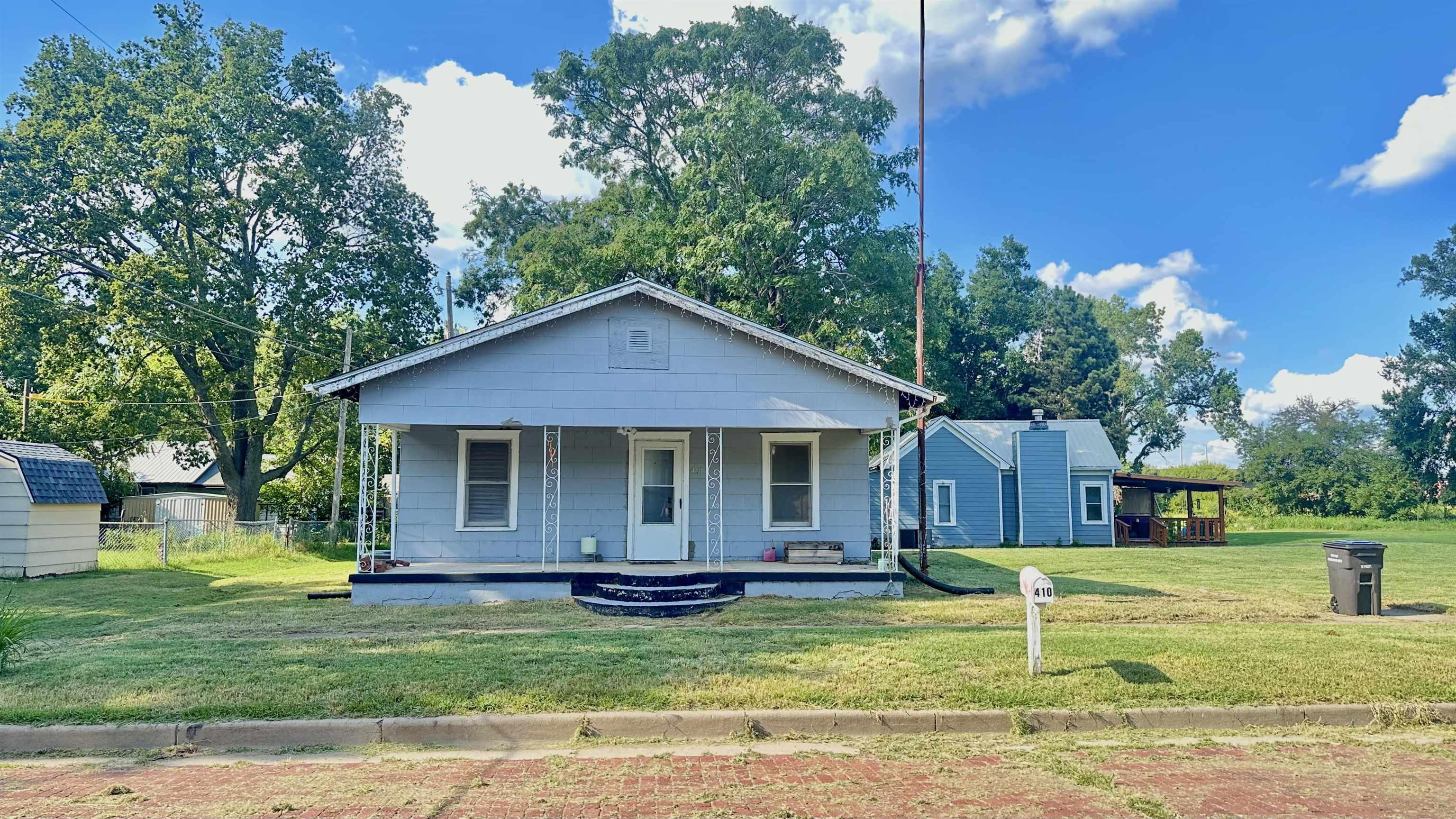 410 E Taylor Ave, Arkansas City, KS, 67005