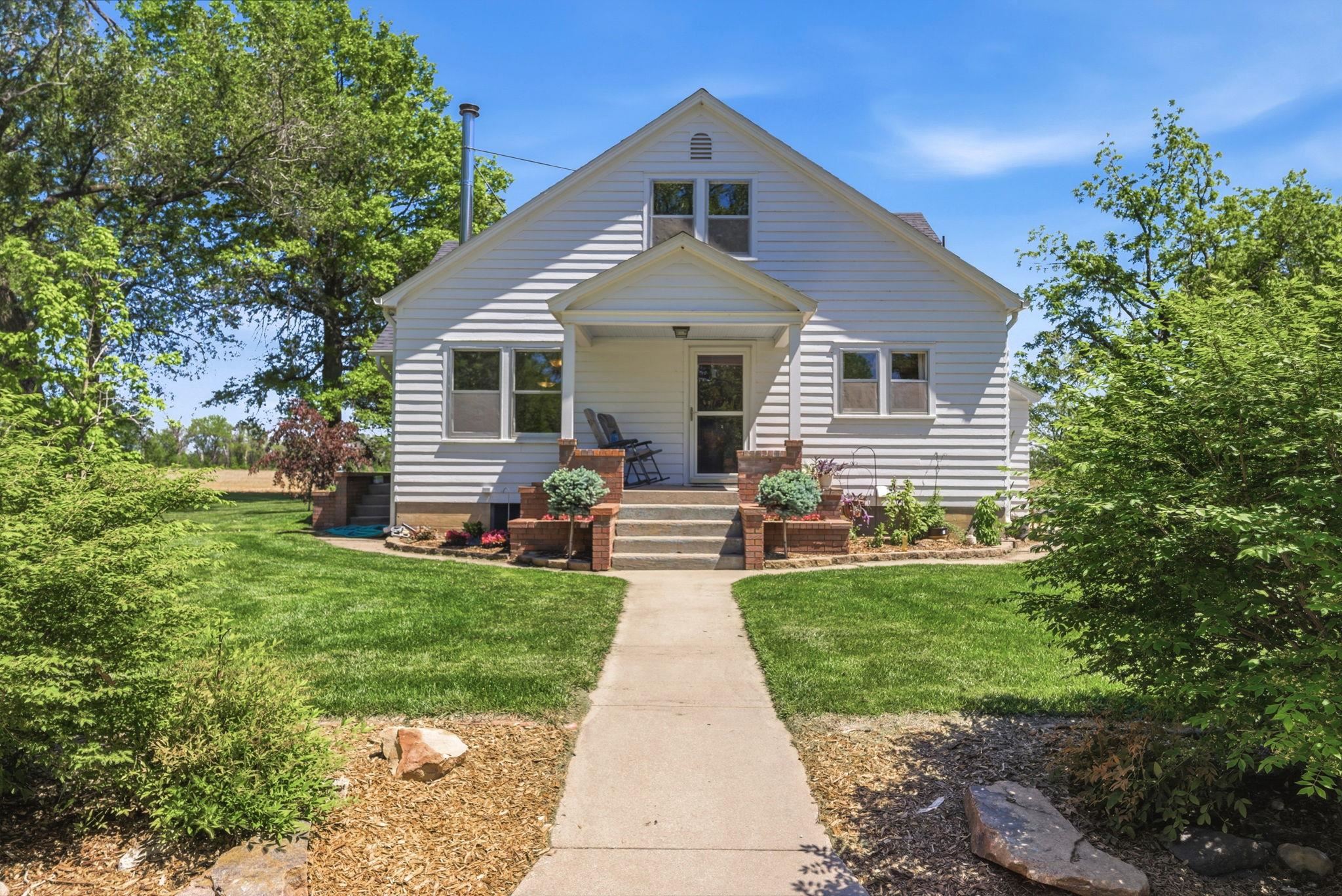 2959 Arapaho Rd, Hesston, KS, 67062