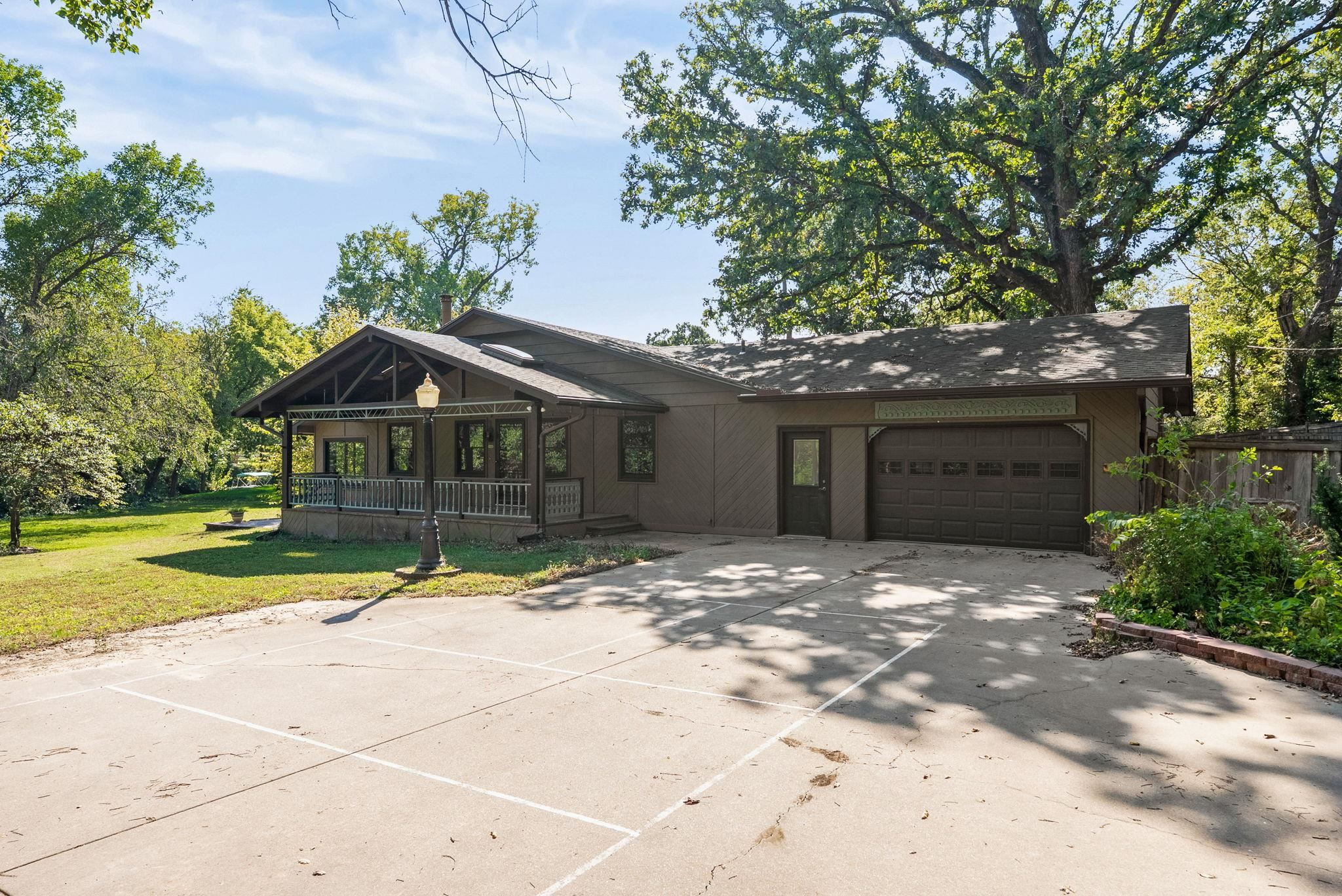 12707 SW Chisholm Trail, Andover