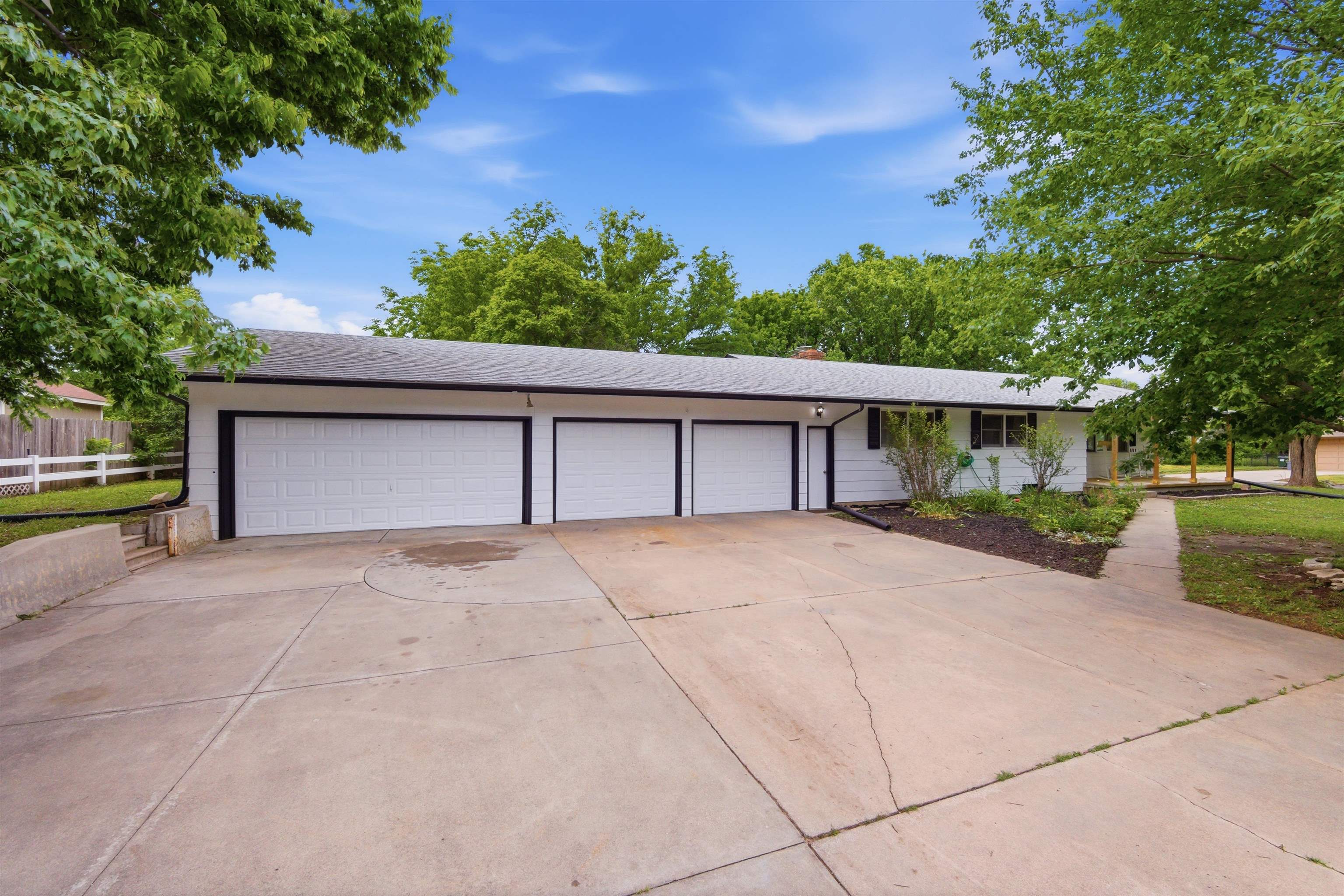 33 Regal Crescent, North Newton, KS, 67117