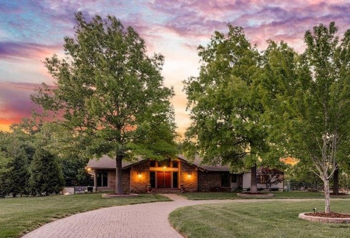 8320 E Central Ave., Wichita