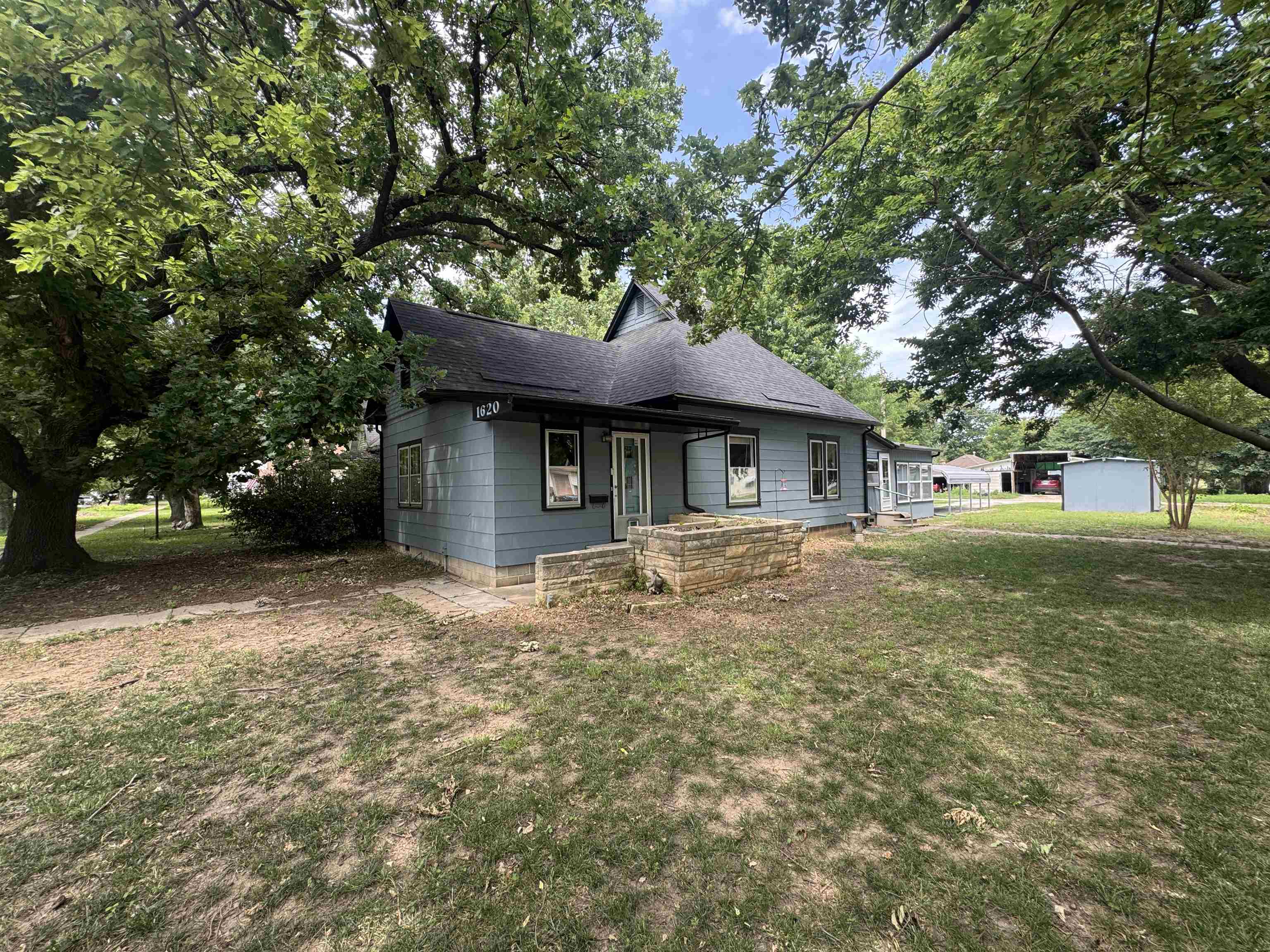 1620 Fuller, Winfield