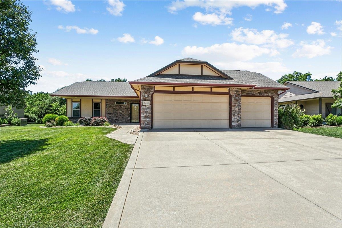 1213 N Hamilton Cir, Derby