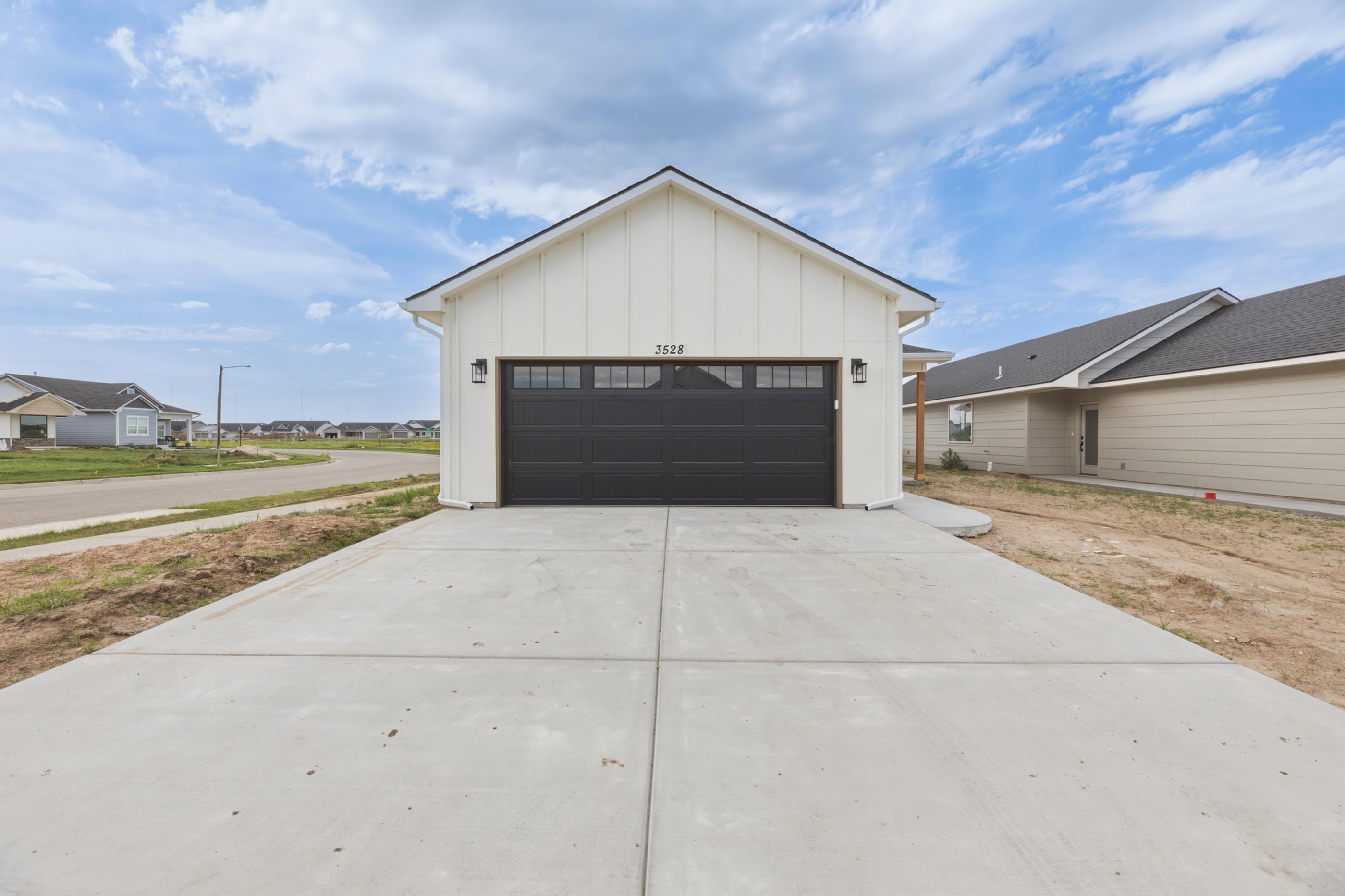 3528 N Azalea St, Maize
