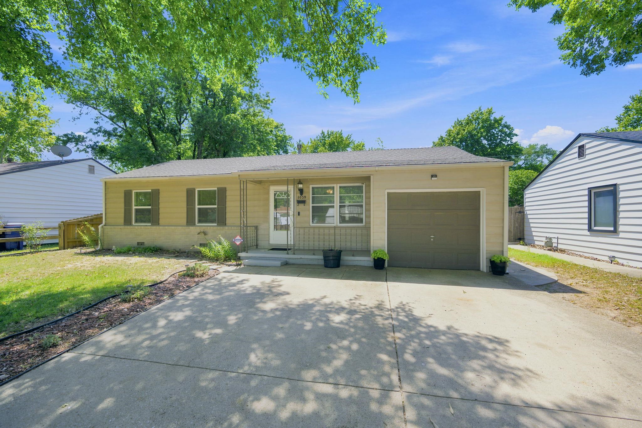 1039 N Kokomo, Derby