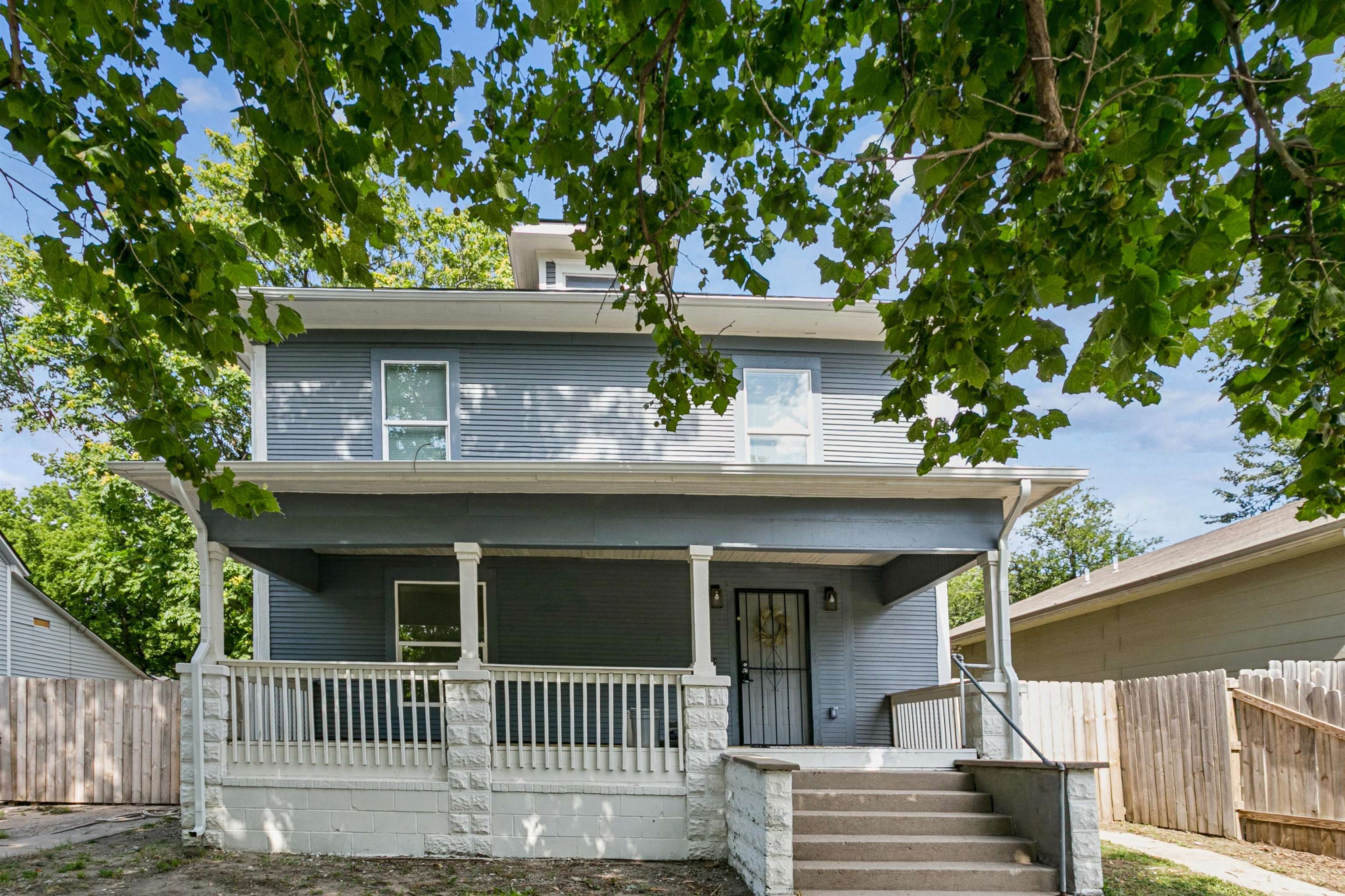 1117 S Main St, Wichita