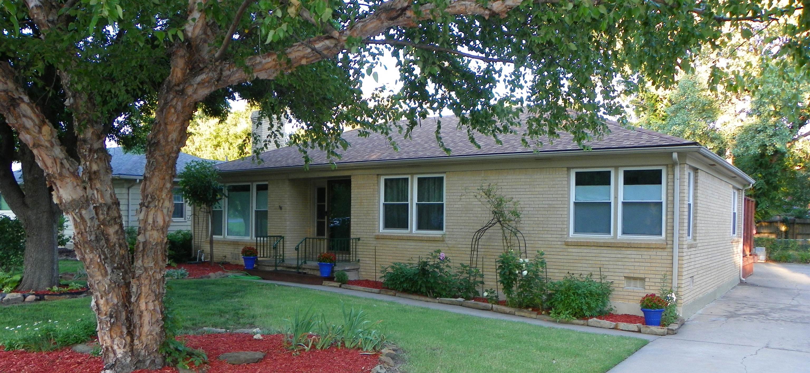 214 N Brookside Parkway, Wichita
