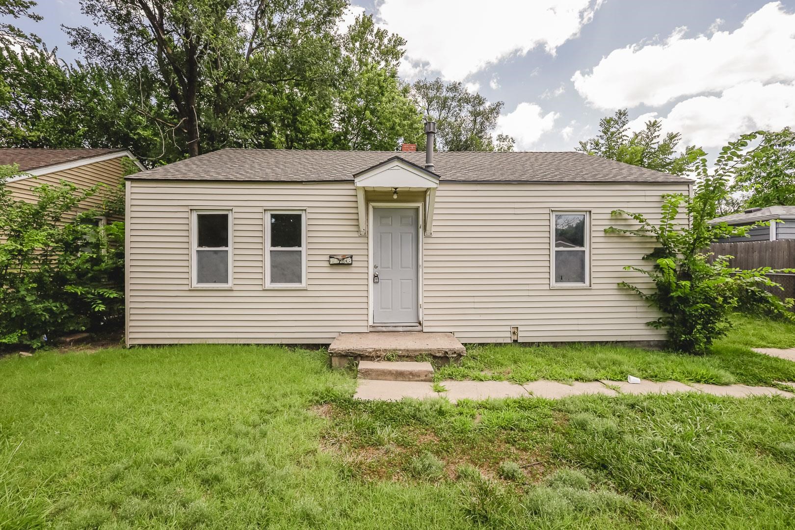 1738 N Poplar, Wichita