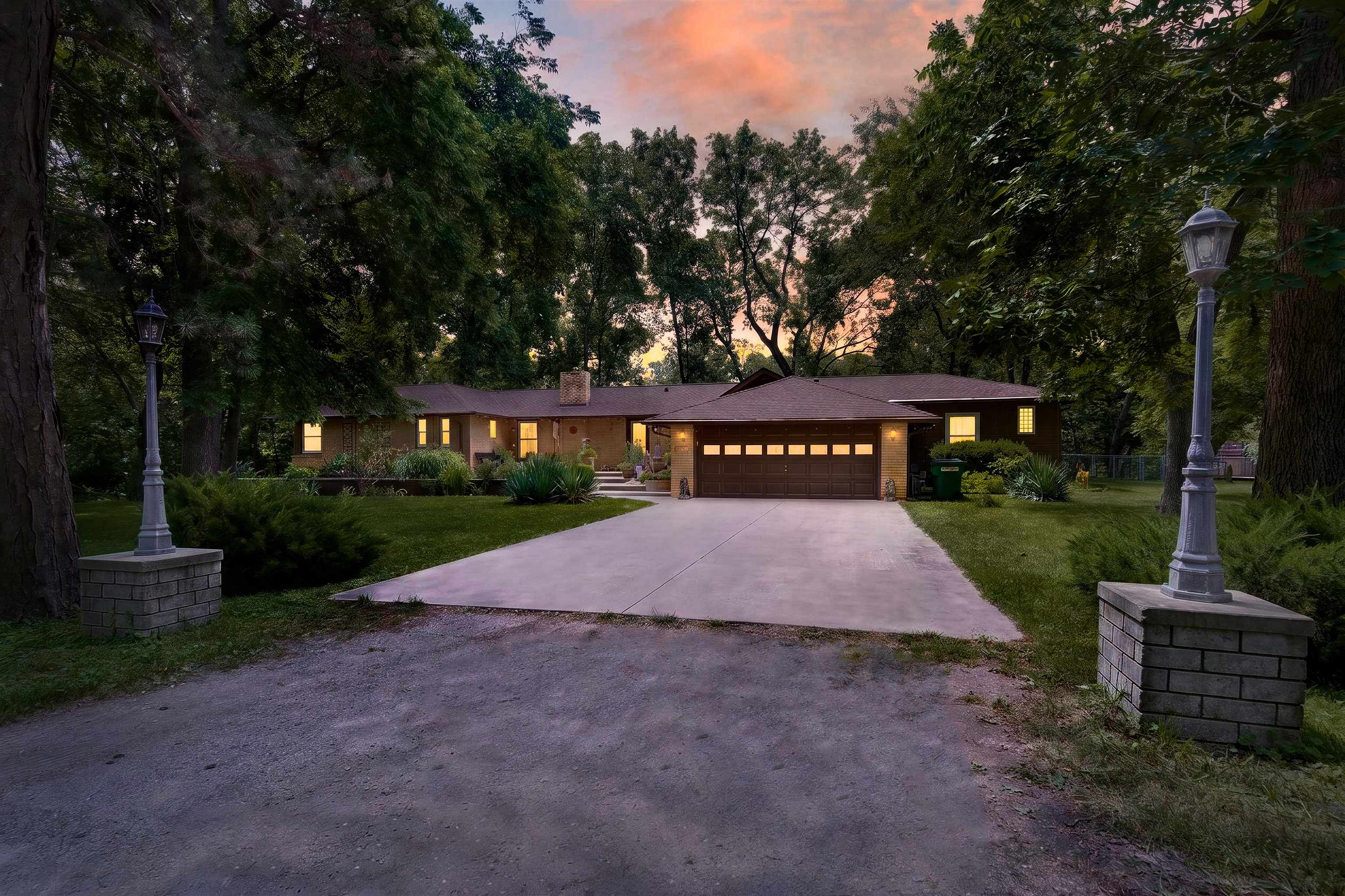 1725 W 27th St N, Wichita
