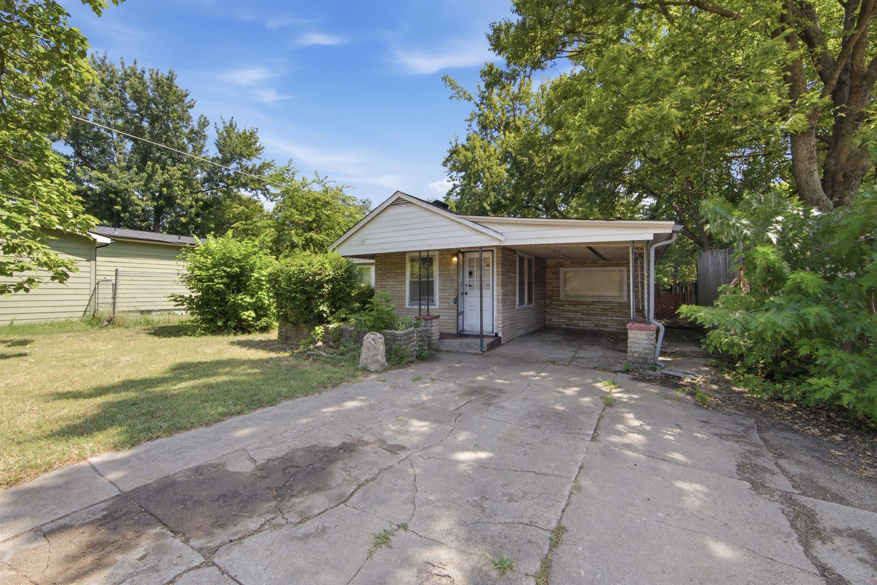 1925 W Mccormick, Wichita