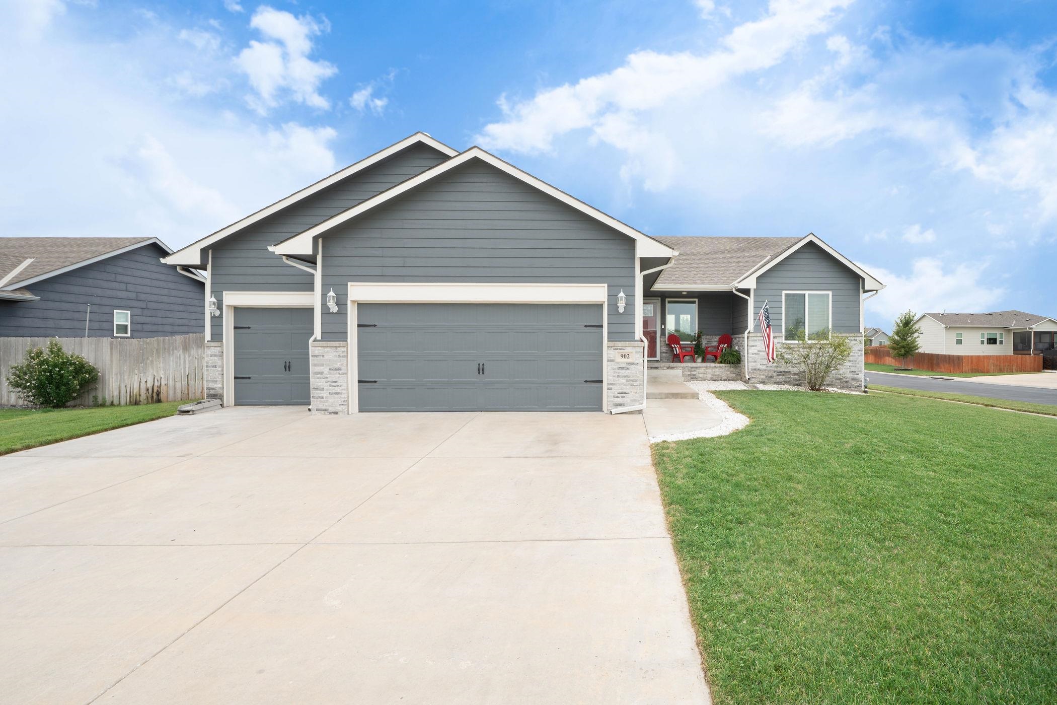 902 N St Andrew Ct, Goddard