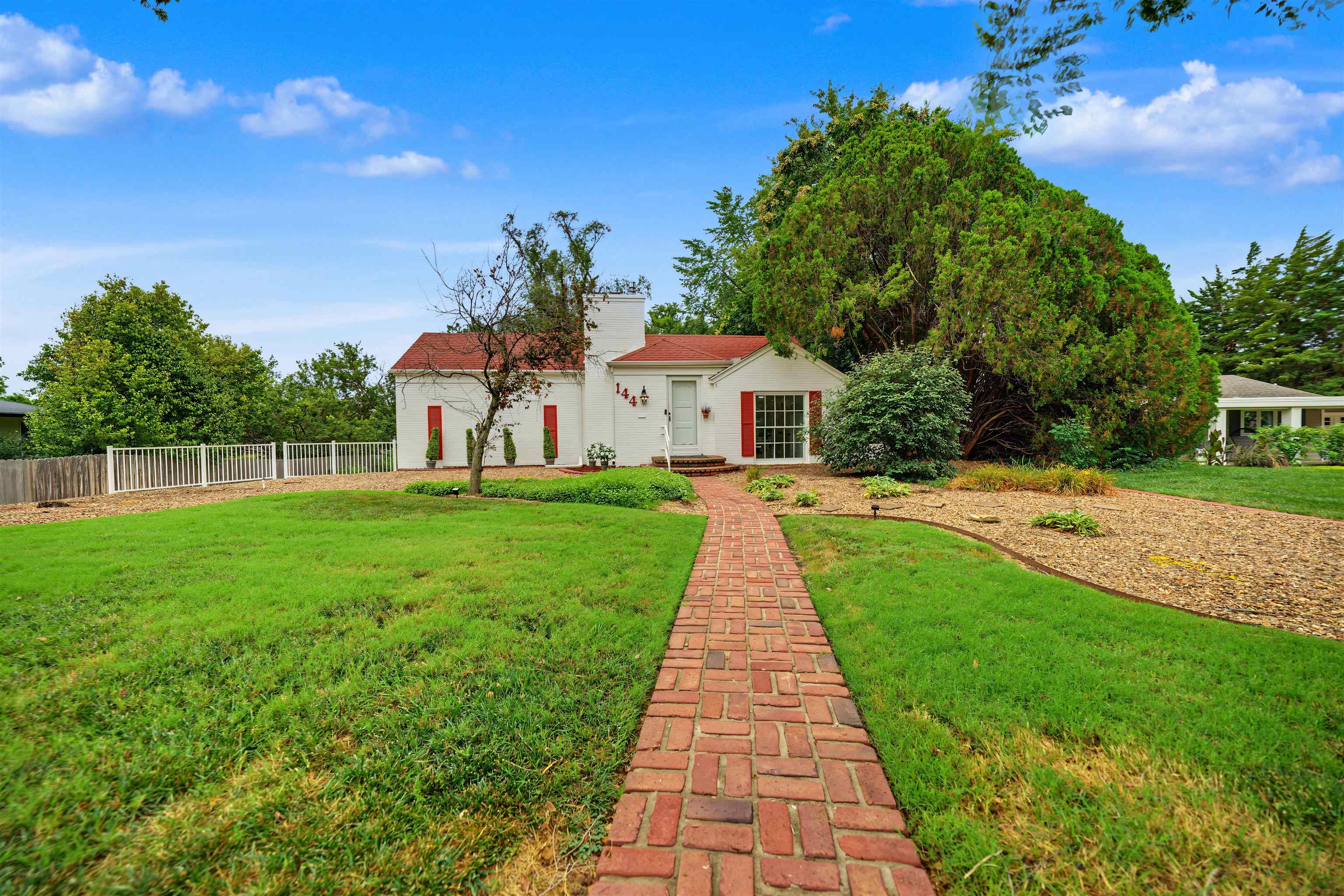 144 Overhill Rd, Salina, KS, 67401