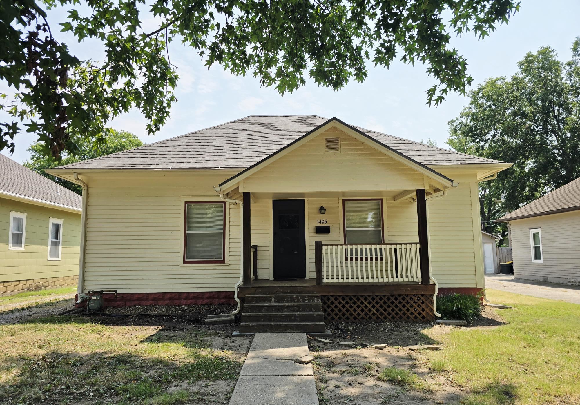 1406 John St, Winfield, KS, 67156