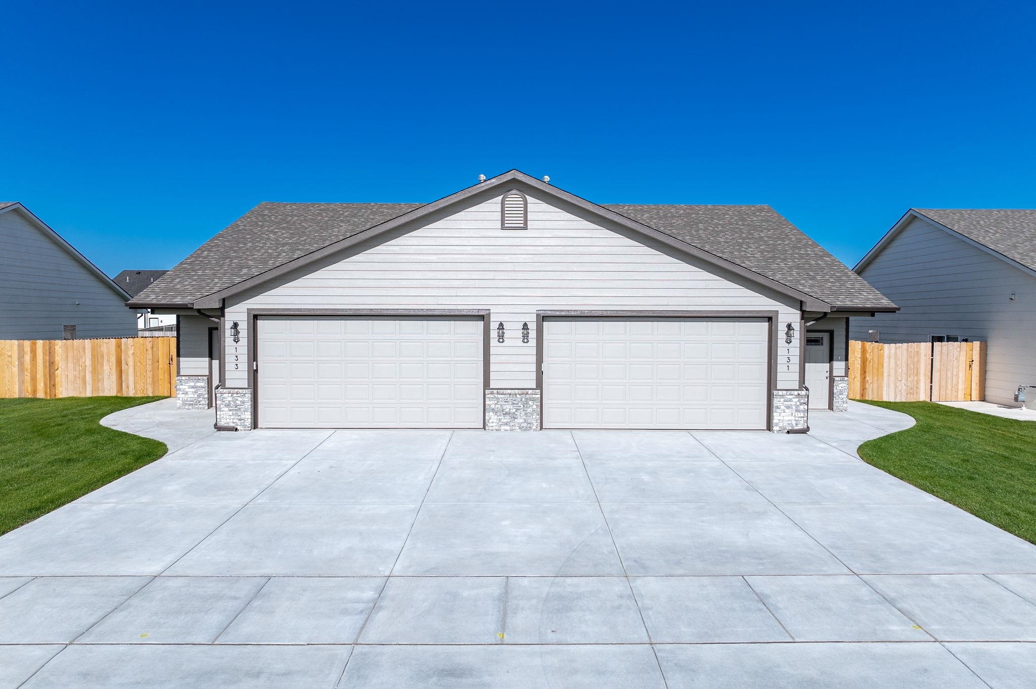 9131 / 9133 E Chris Ct, Bel Aire