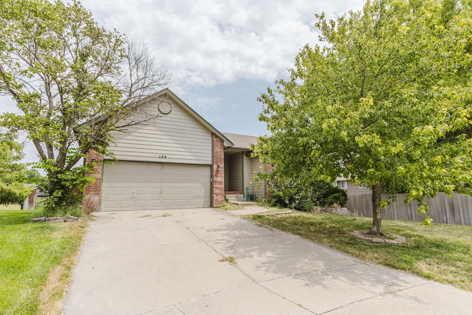 154 S Maple Dunes, Wichita