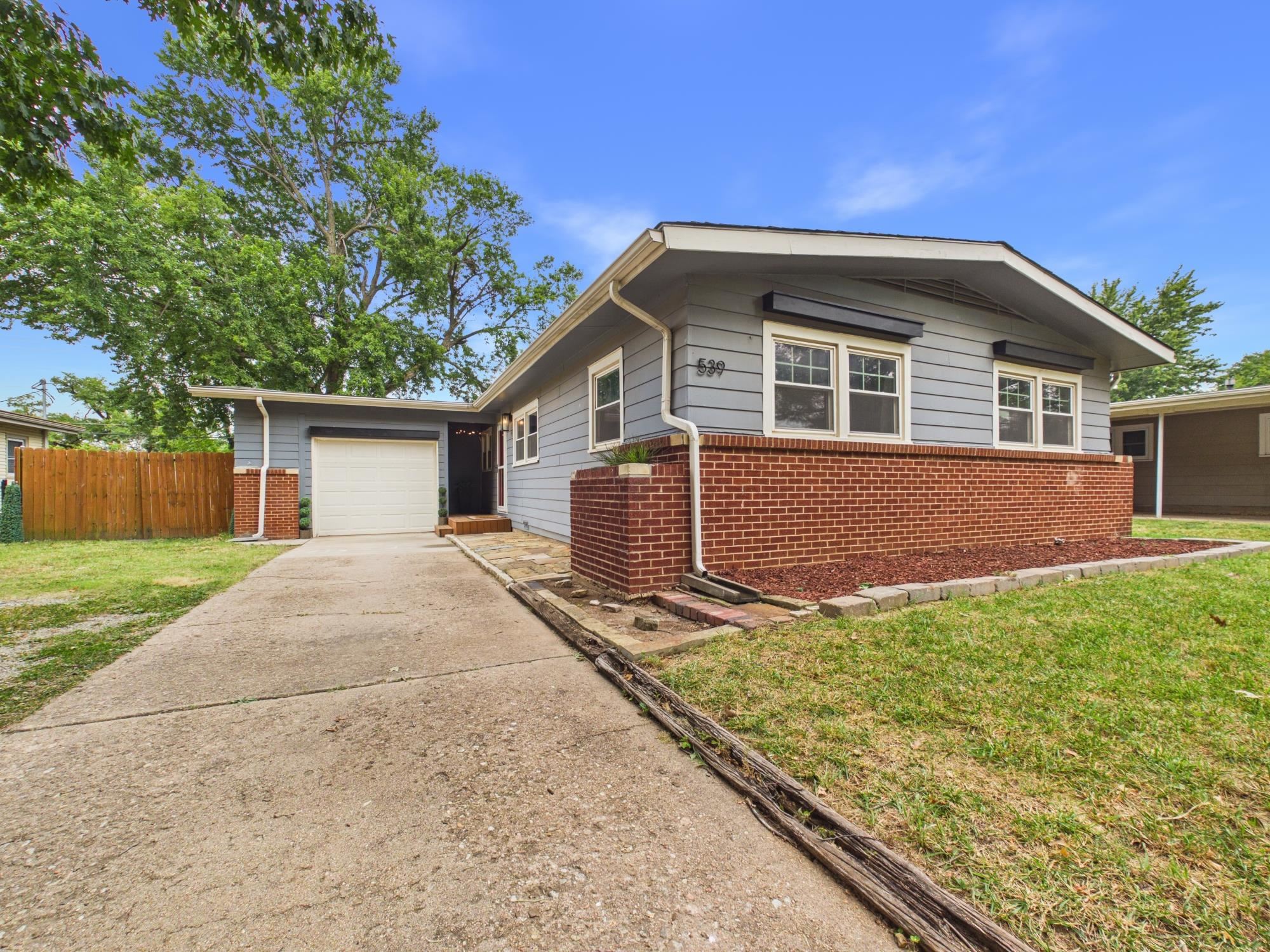 539 S Riverview Ave, Derby