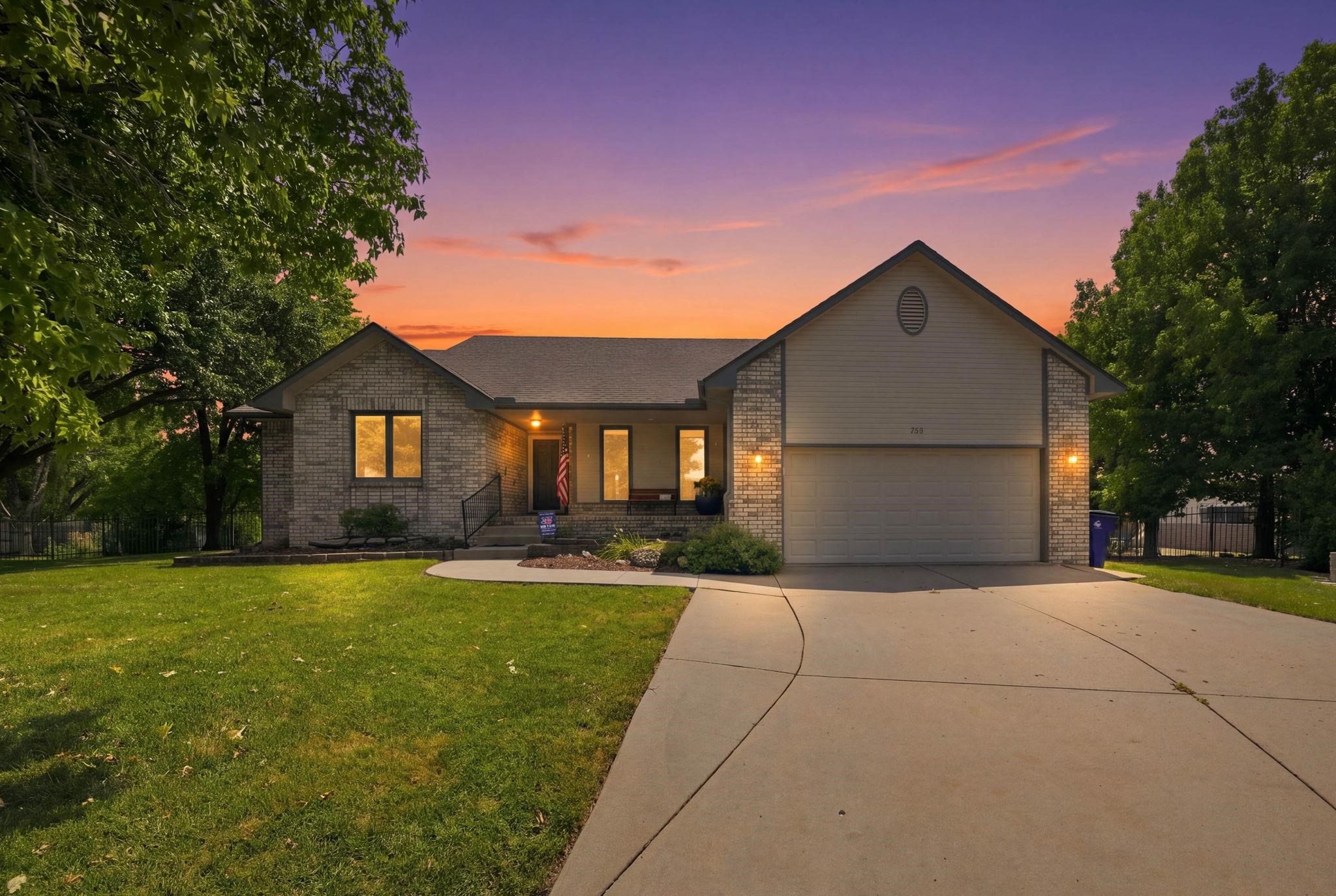 155 Elm Ct, Andover