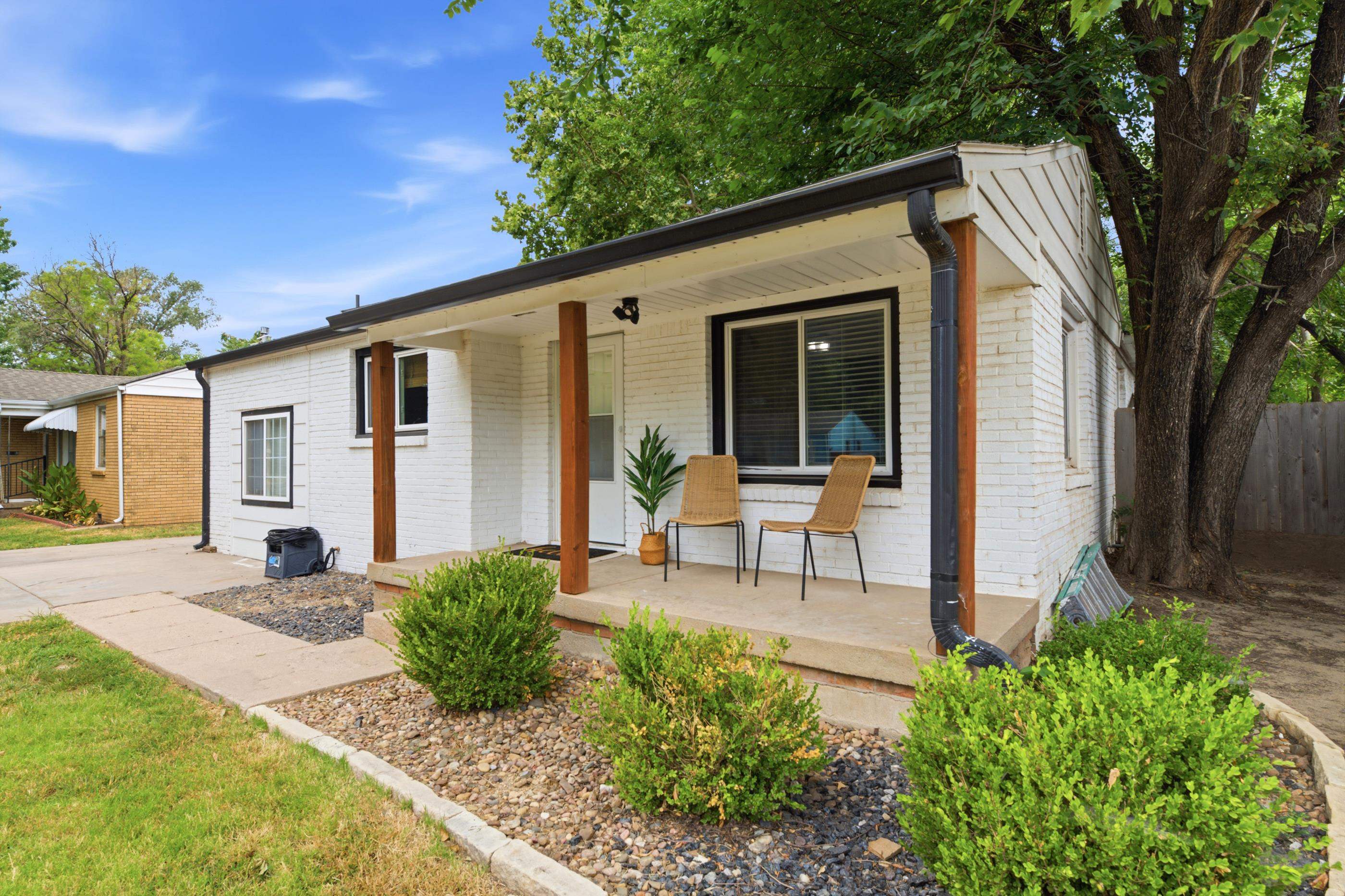 1208 E Luther St, Wichita