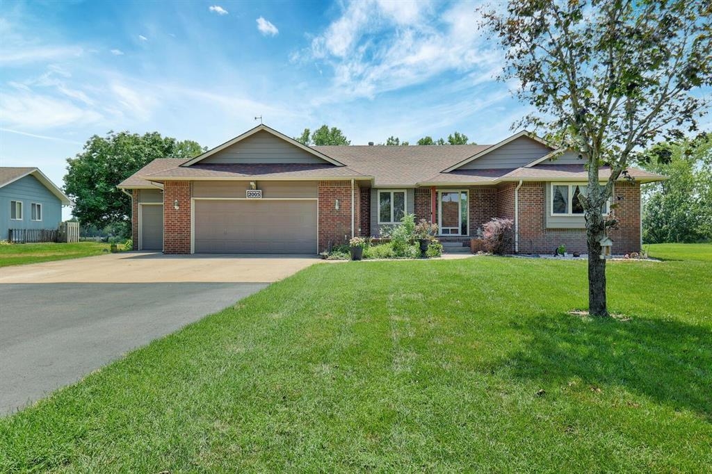 2005 E Pine Bay St, Wichita, KS, 67216 photo 3