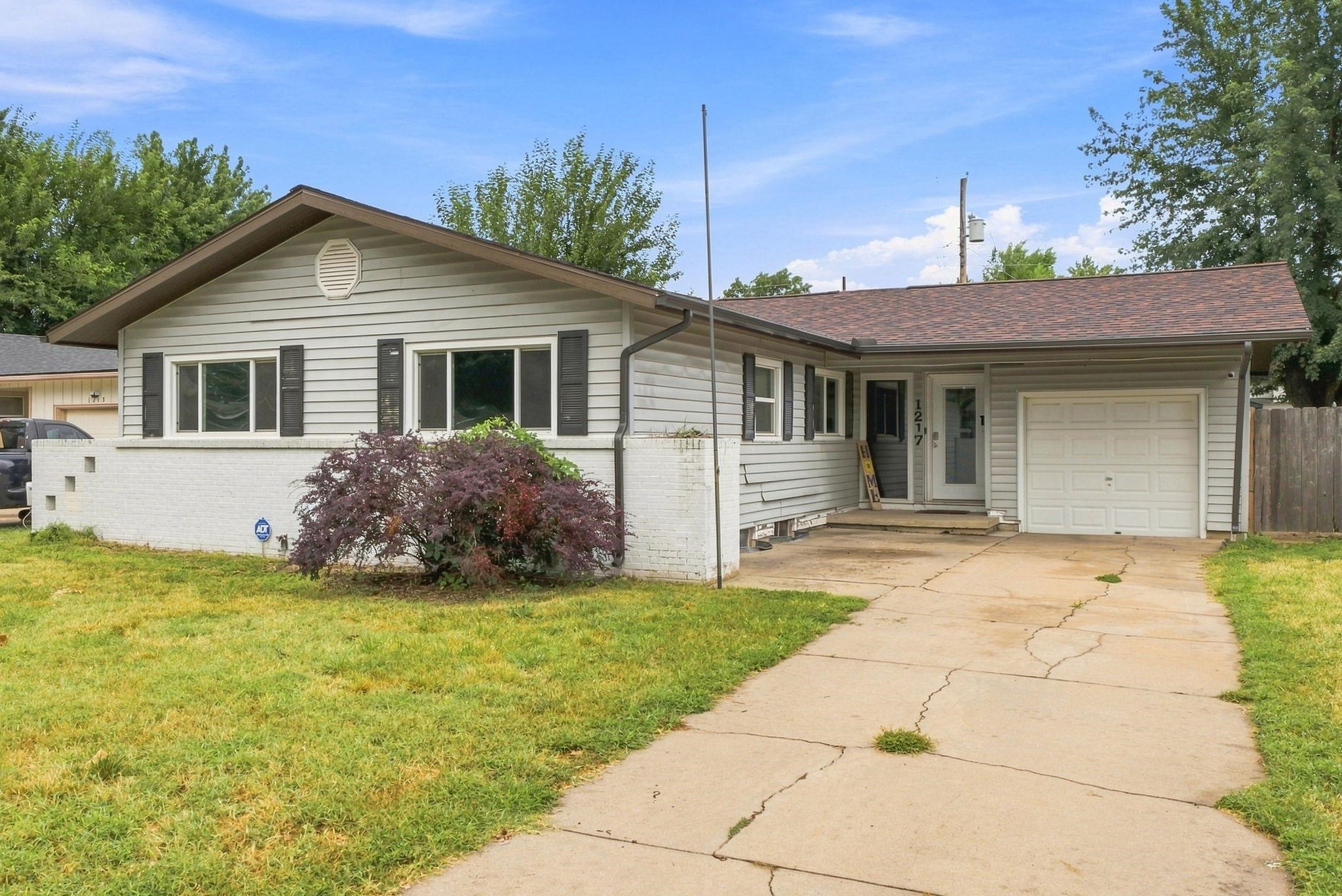 1217 W Dallas St, Wichita, KS, 67217 photo 2