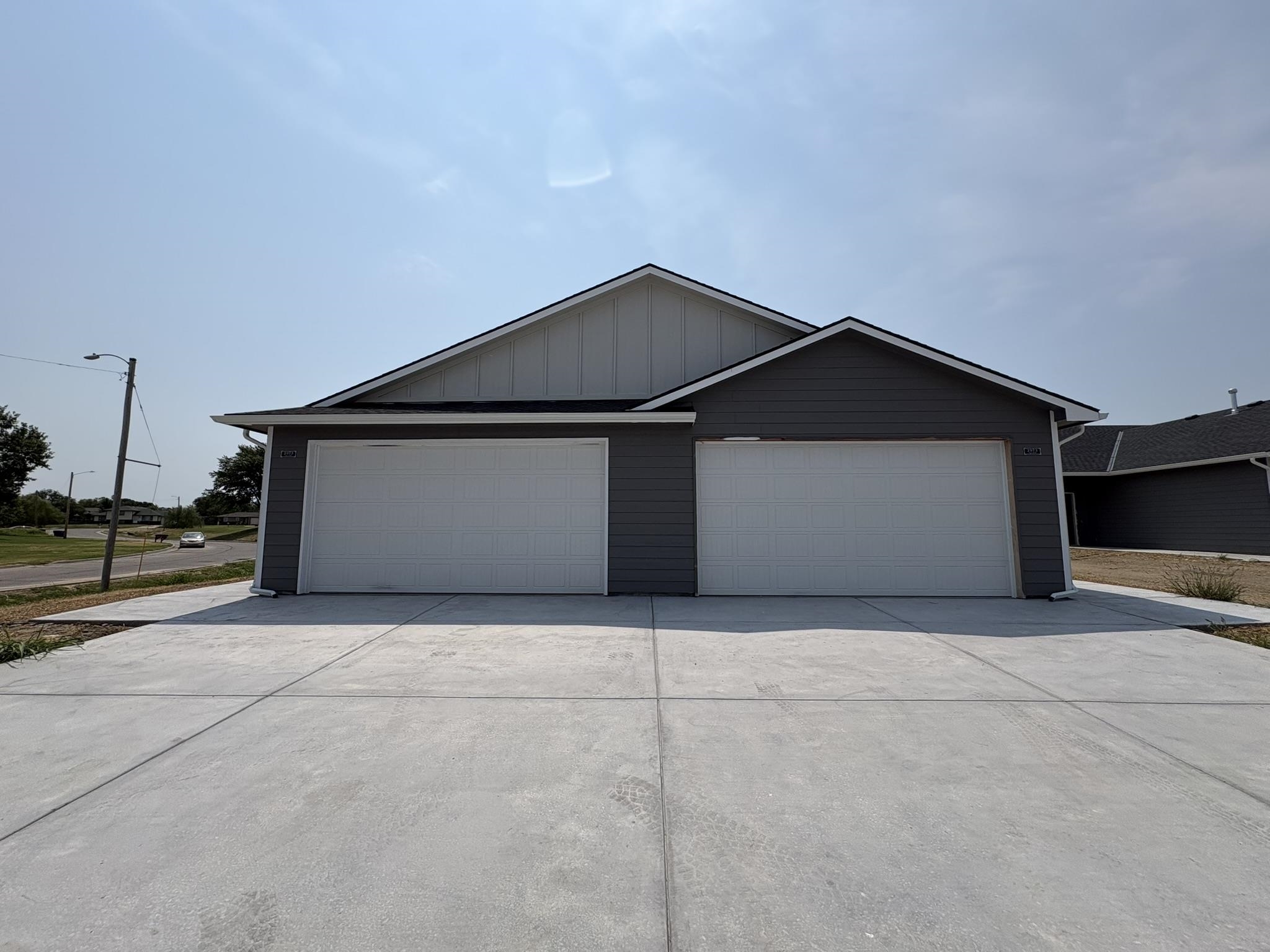 2969 S BUNKER HILL CT #100 & #200, Wichita, KS, 67210