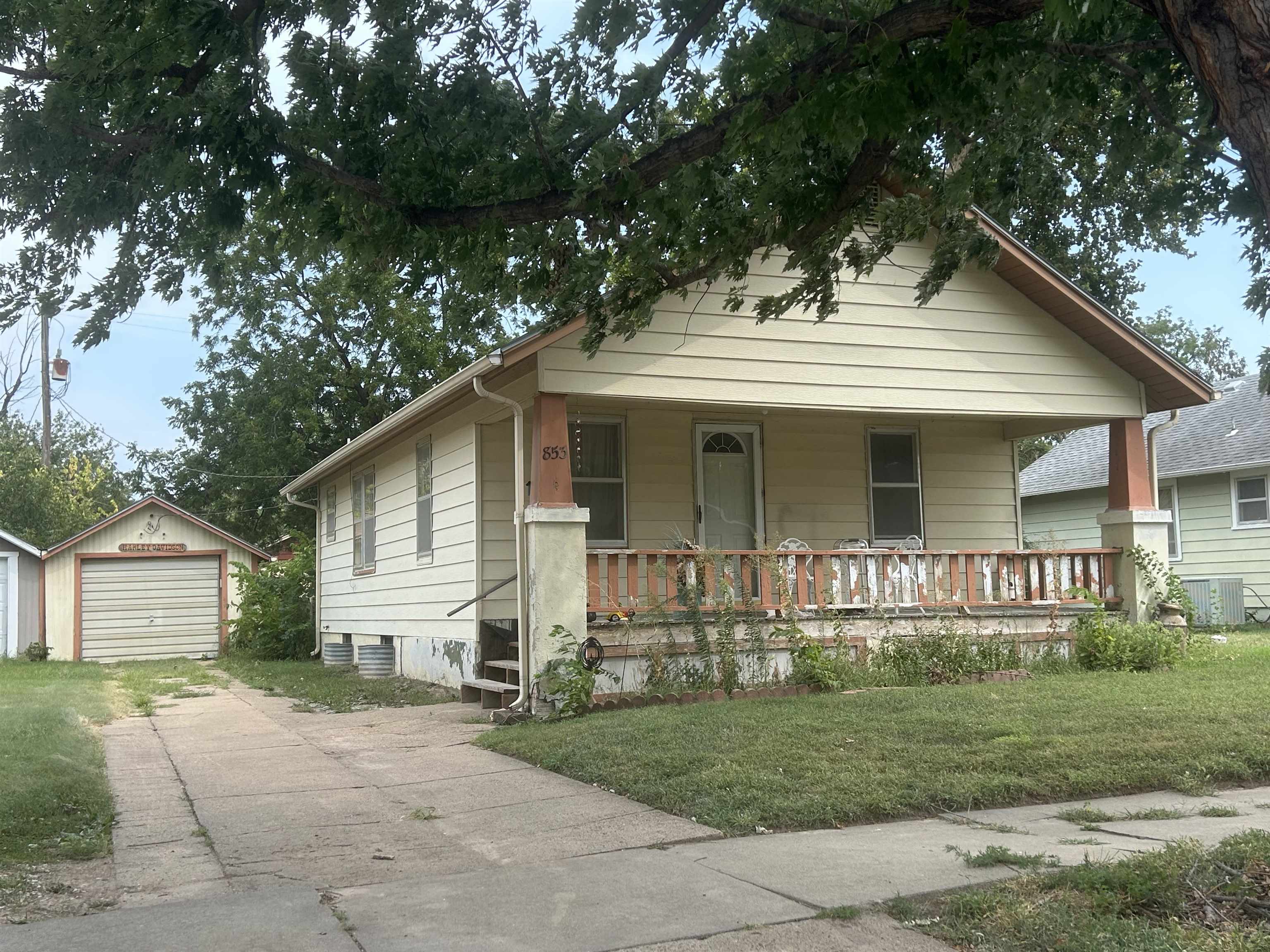 853 Sheridan, Salina, KS, 67401