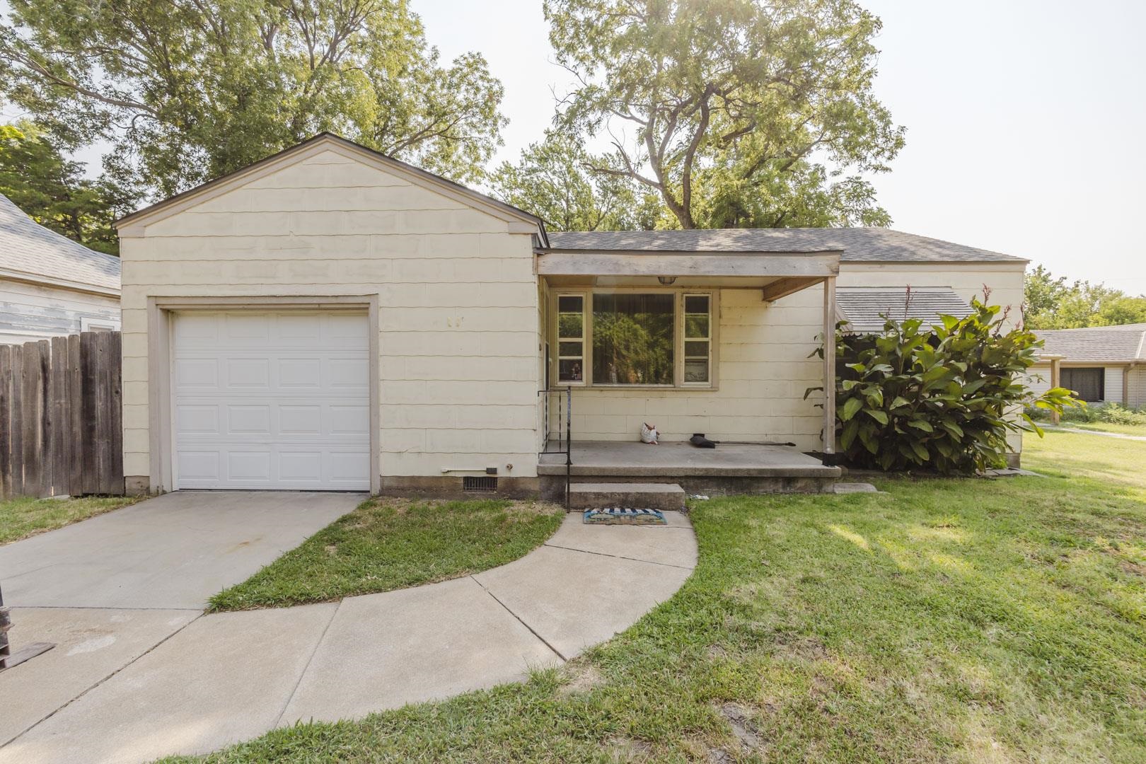1942 N Jeanette, Wichita