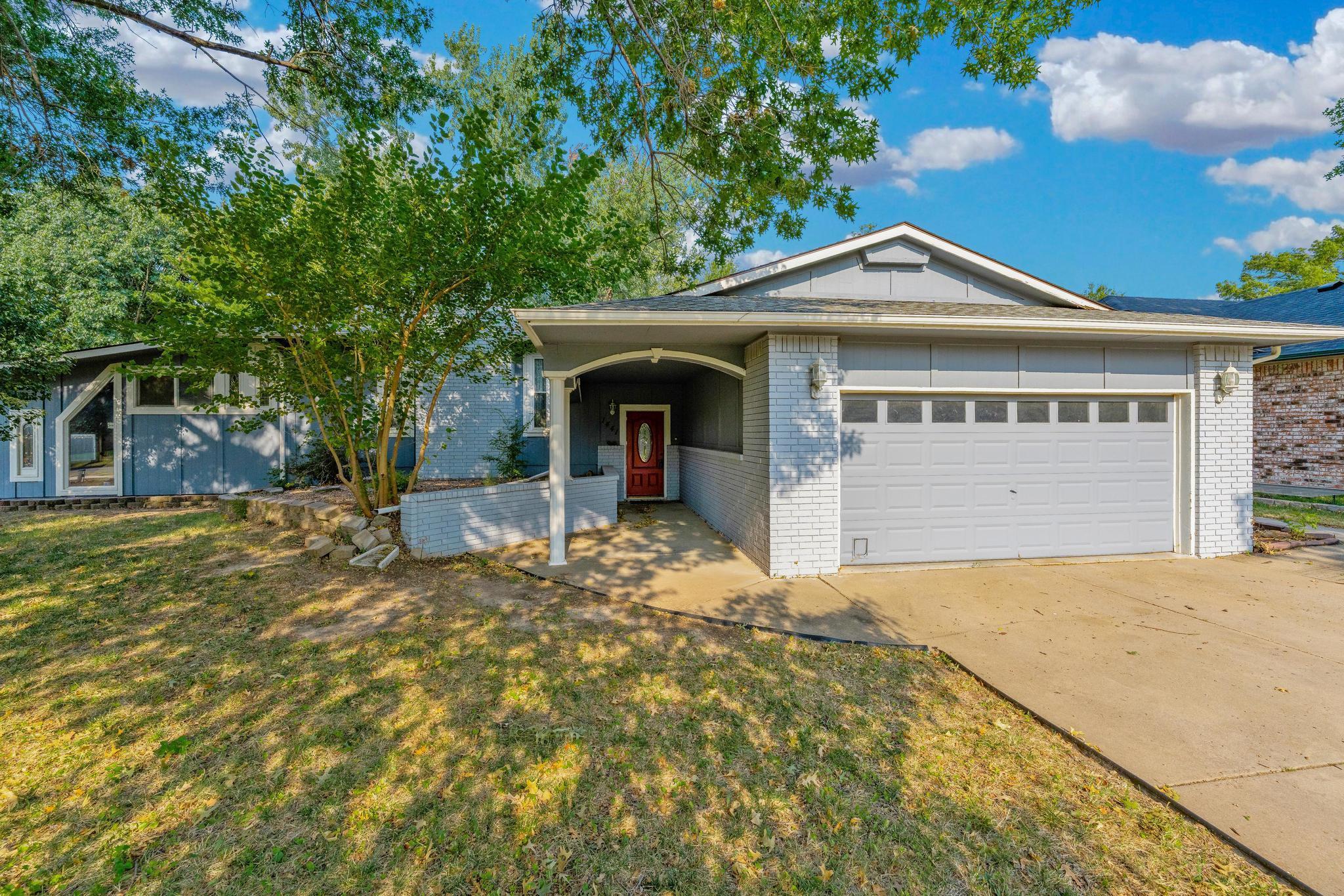 1441 N Lark Ln, Wichita