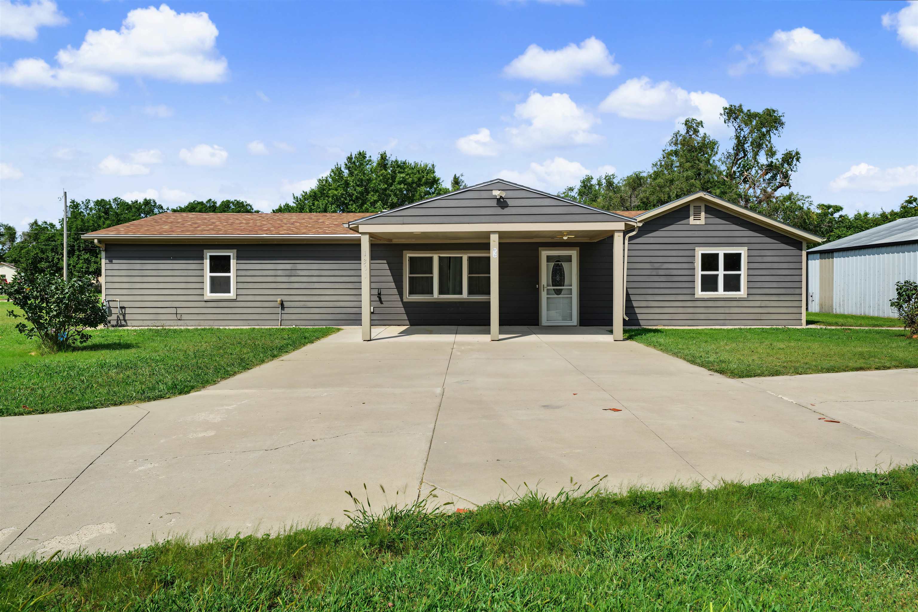 1301 N Front St, Salina, KS, 67401