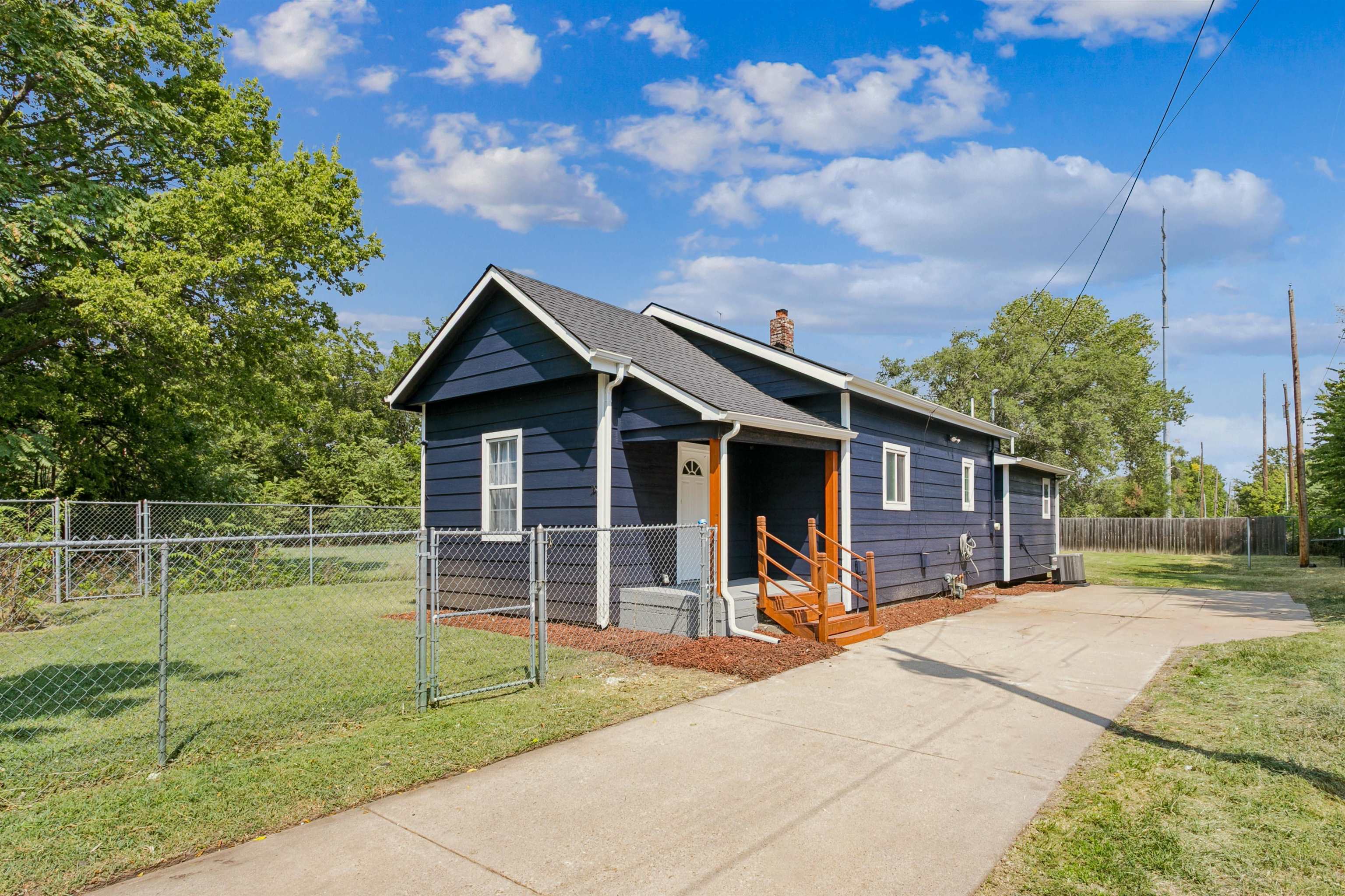 2016 E Chishom St, Wichita