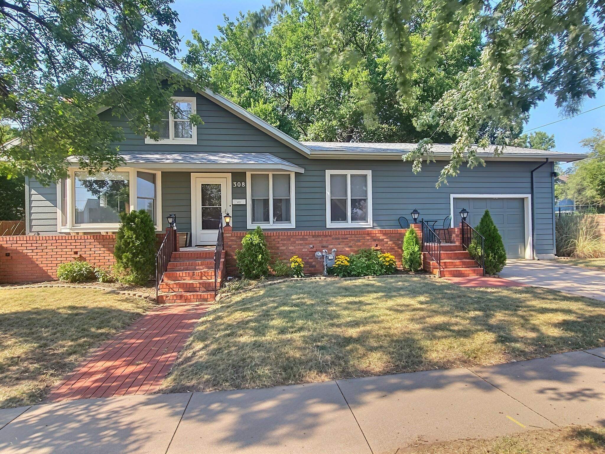 308 SE 2nd St, Newton