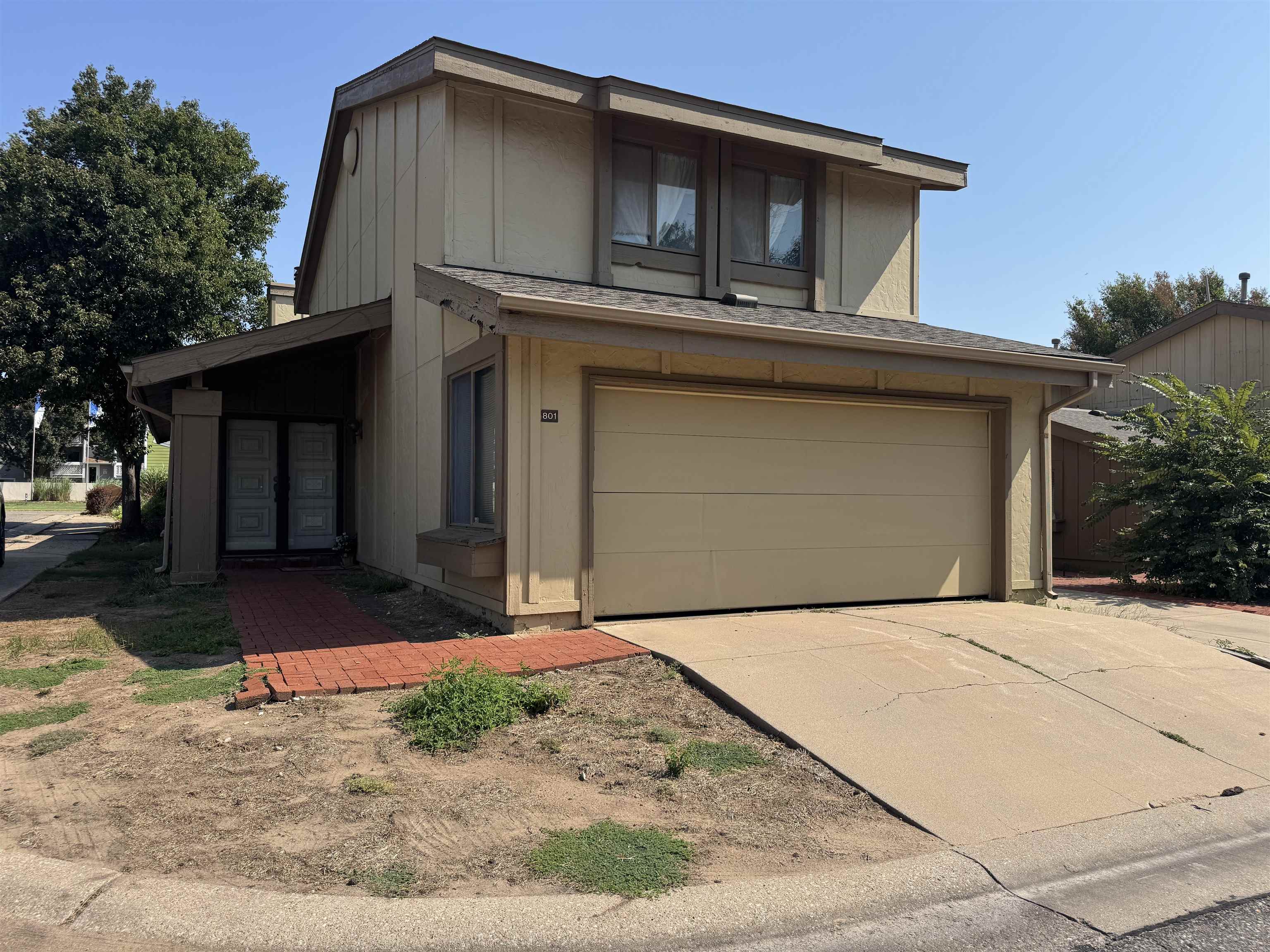 8419 E Harry, Wichita