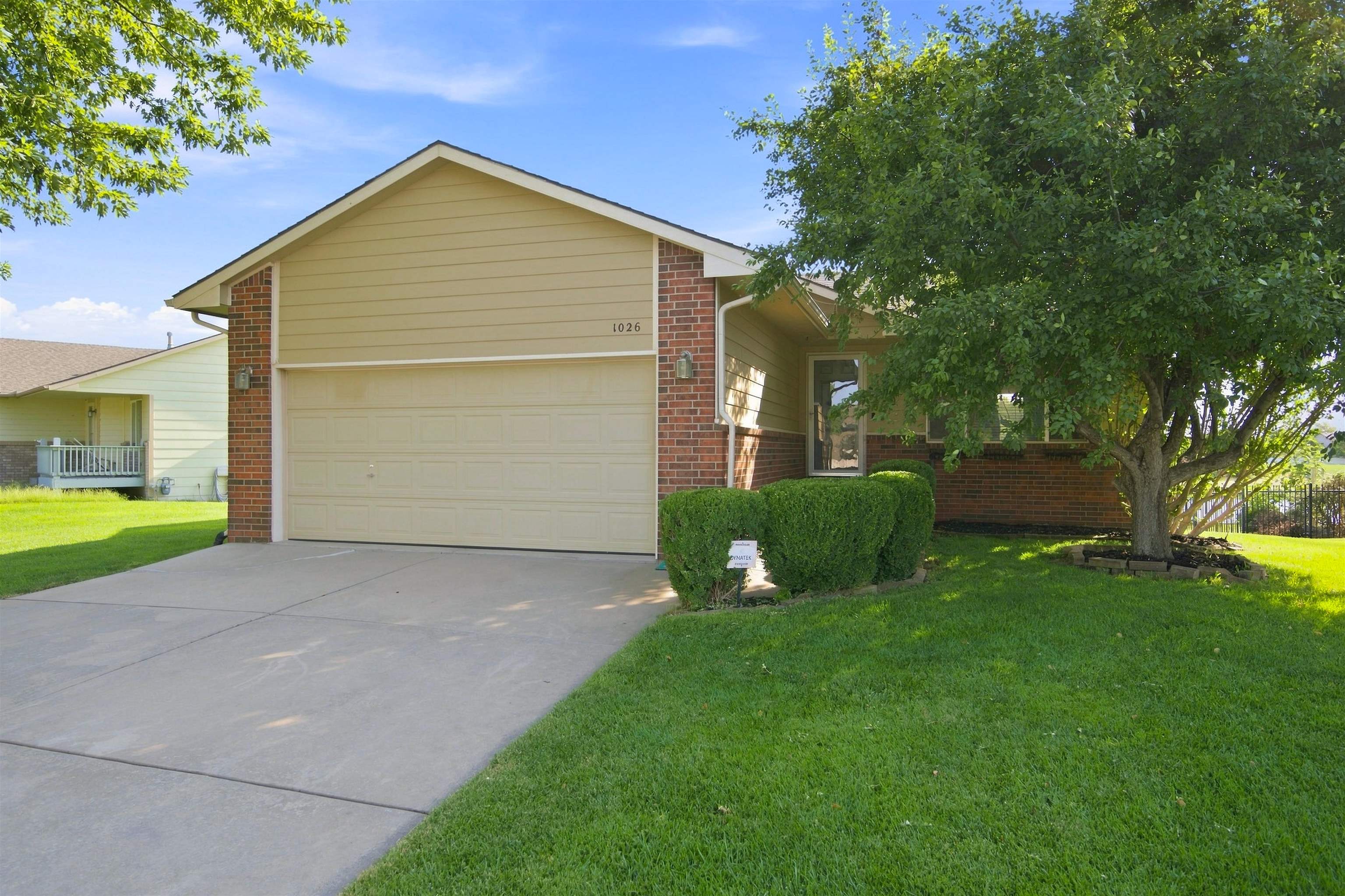 1026 N Aksarben, Wichita