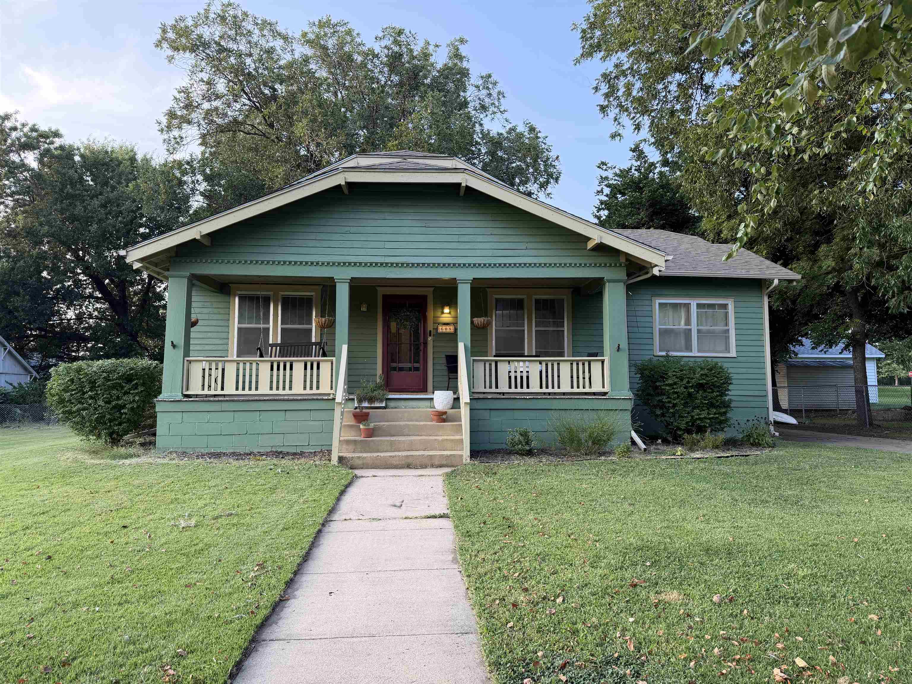 608 E 2nd St, Eureka, KS, 67045