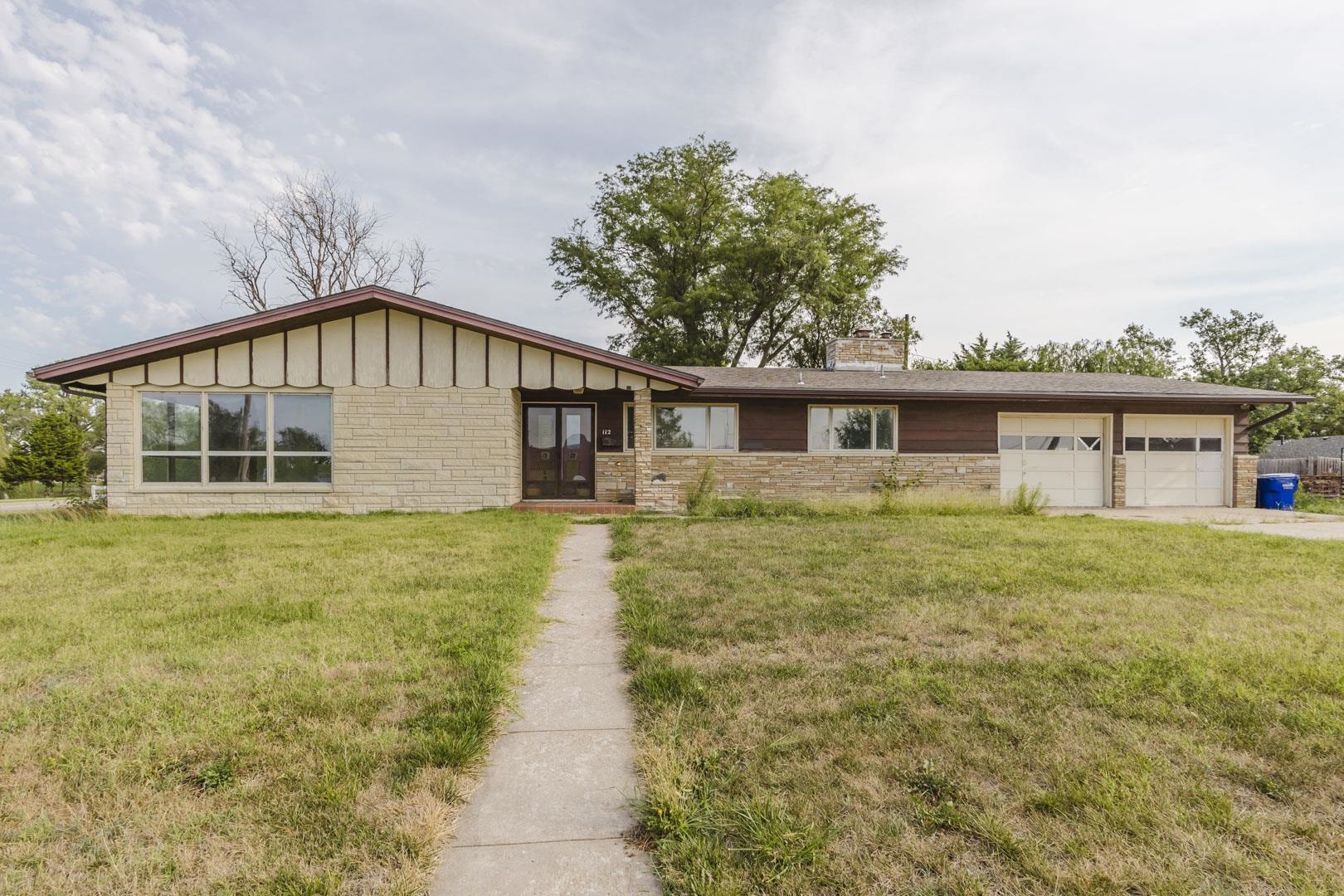 112 W F St, Hillsboro