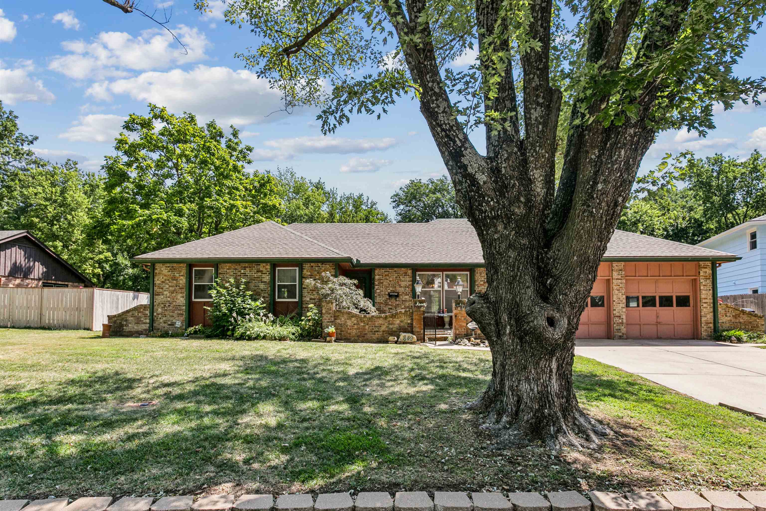 849 E Sunrise St, Derby