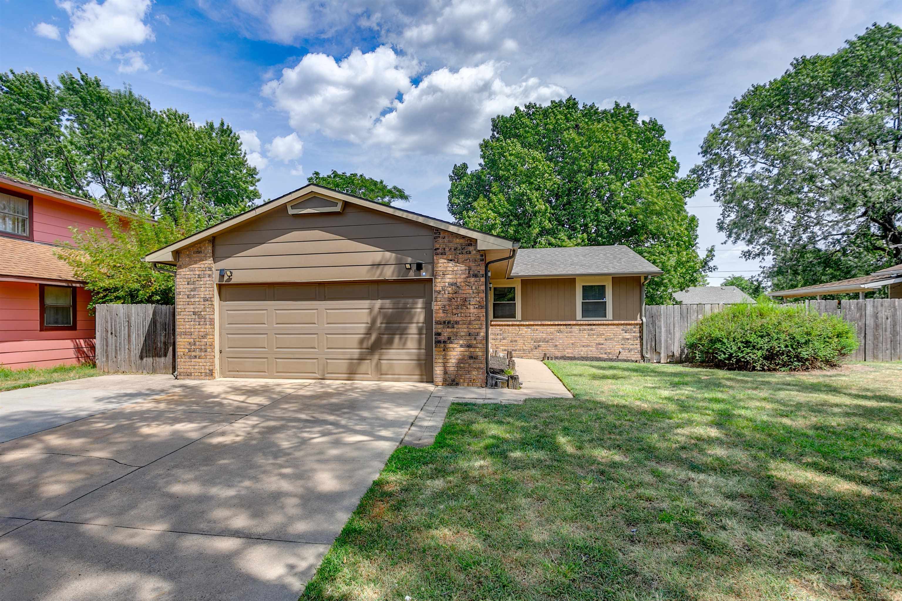 142 N Tracy St, Wichita