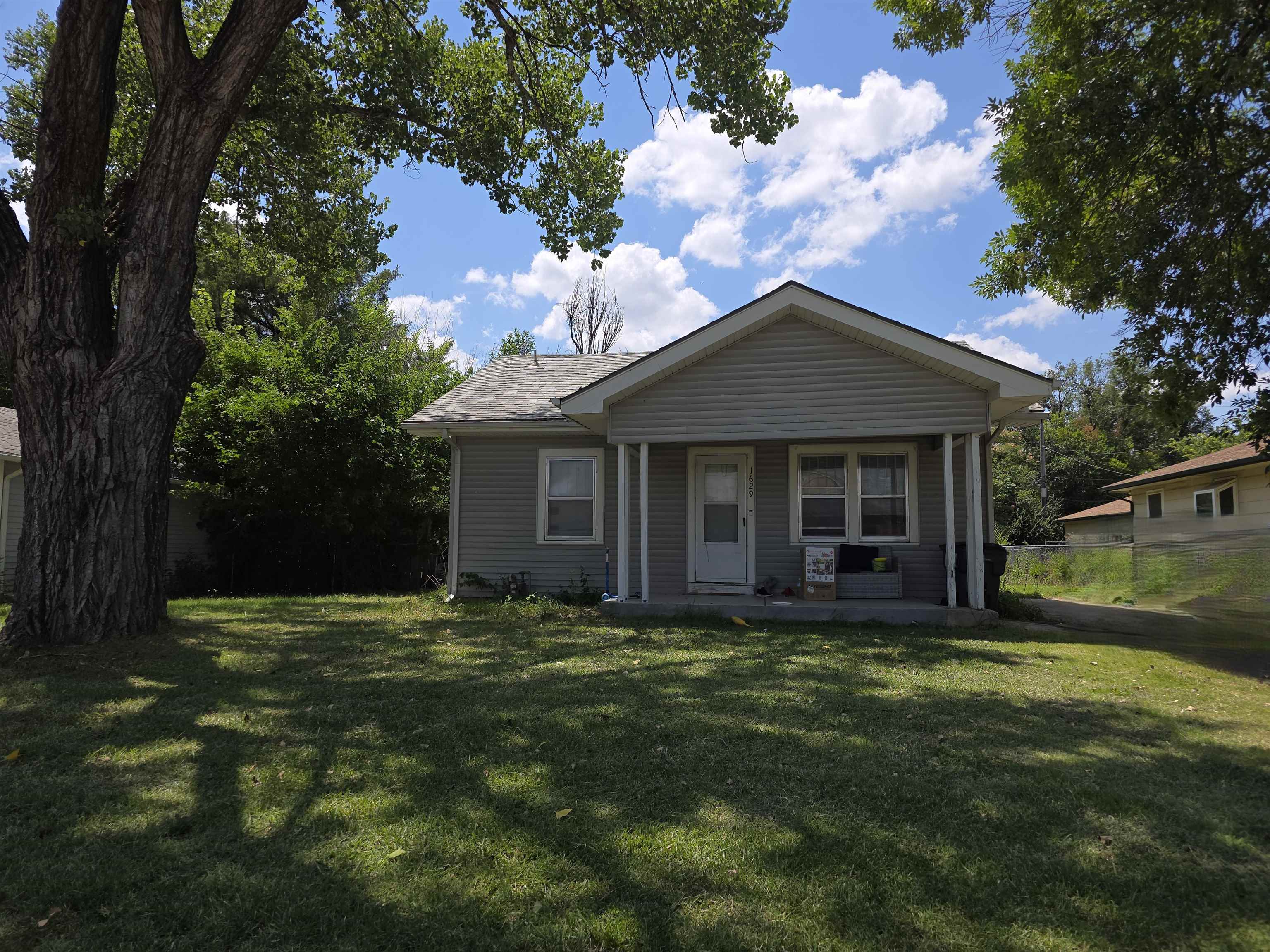 1629 S Richmond Ave, Wichita