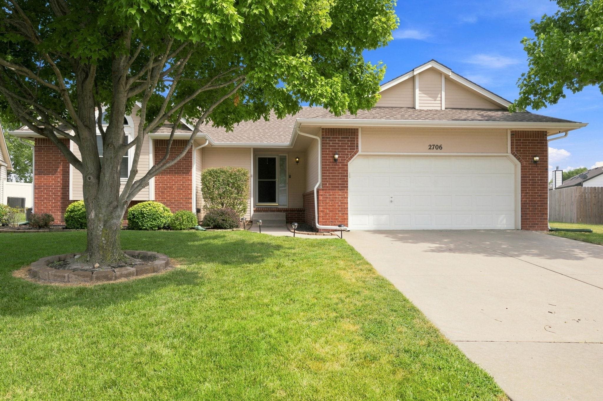 2706 N Meadow Oaks Ct, Wichita
