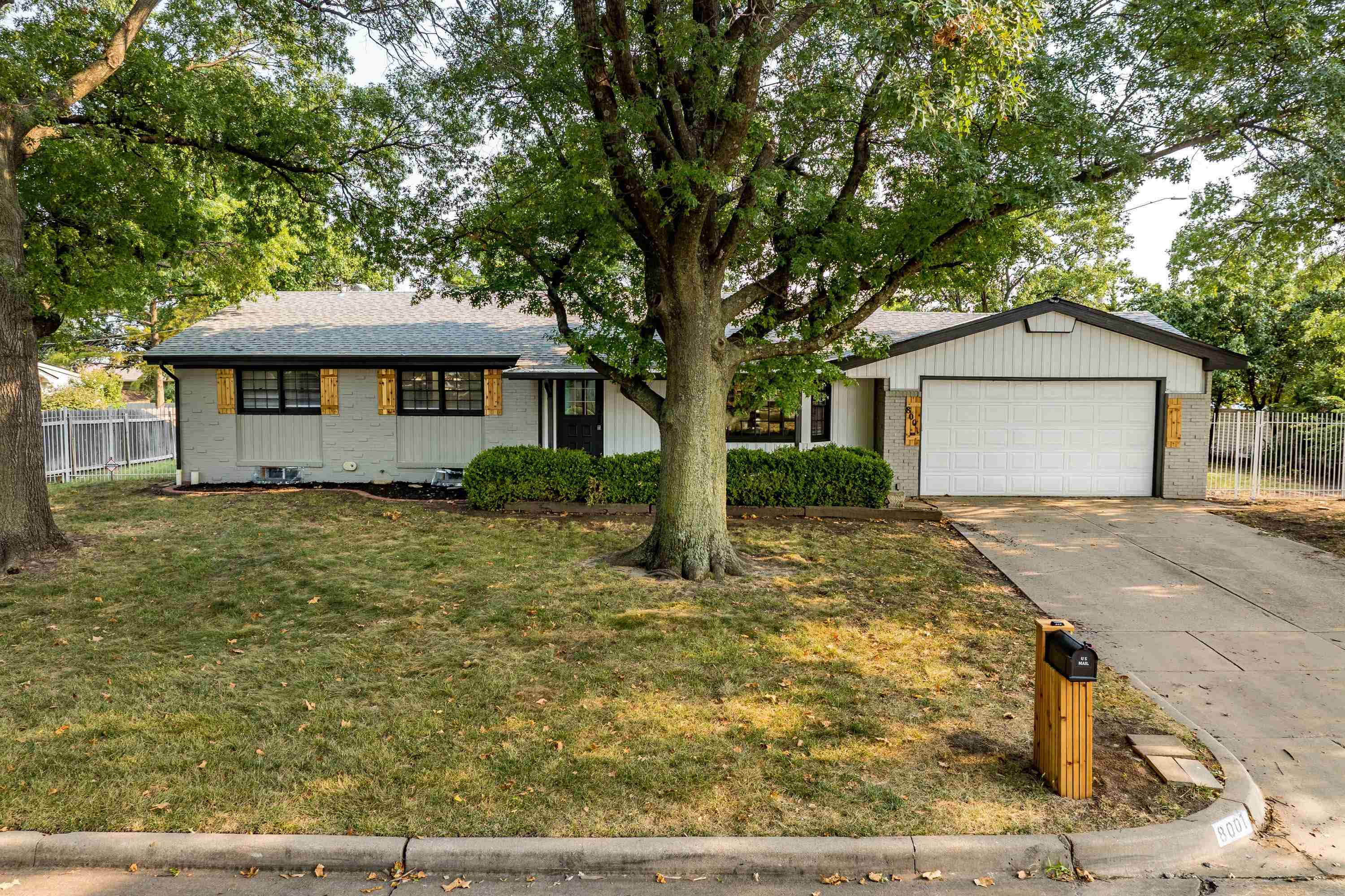 8001 E Willowbrook Rd, Wichita