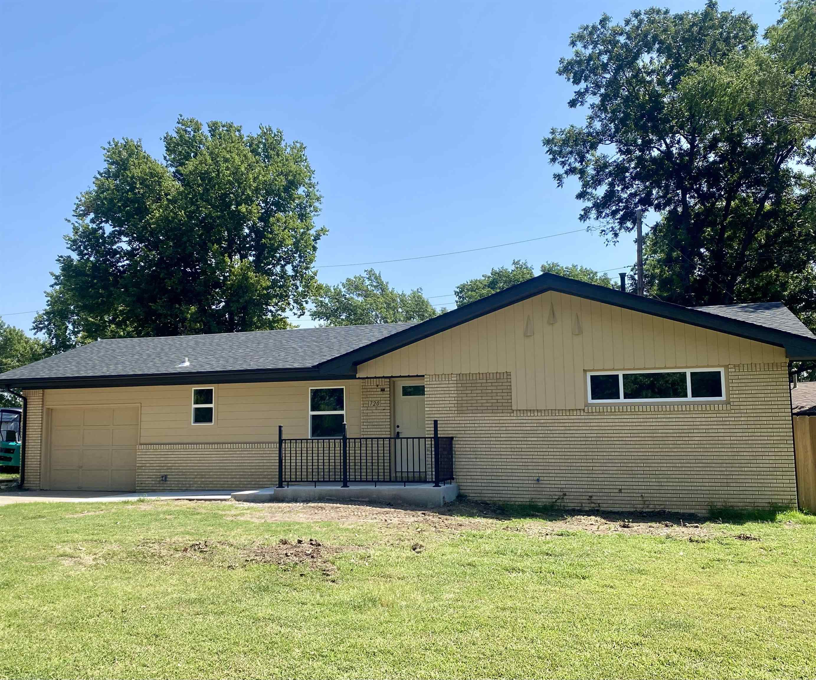 720 N Elm, Belle Plaine