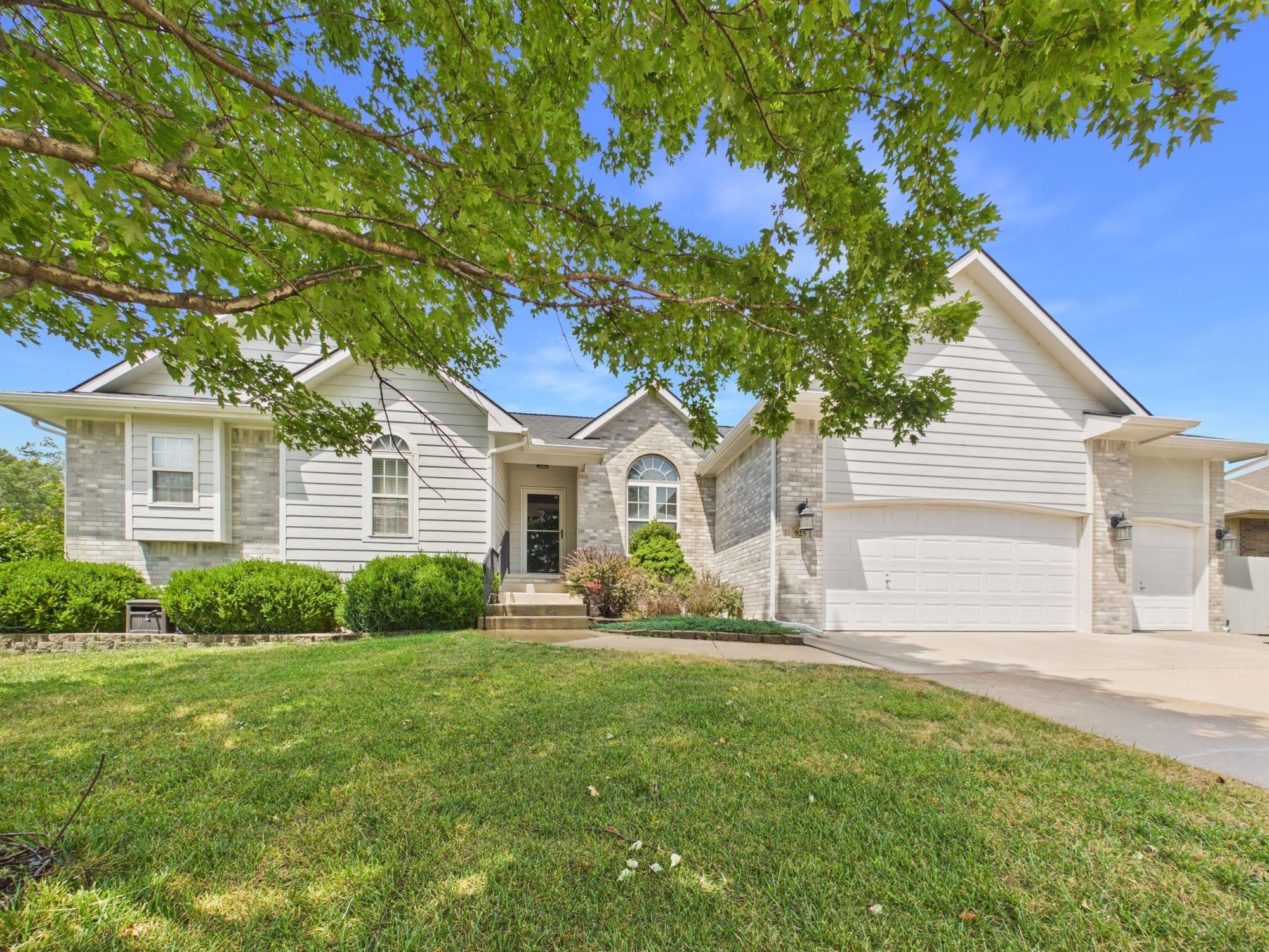 925 S Sandalwood, Wichita