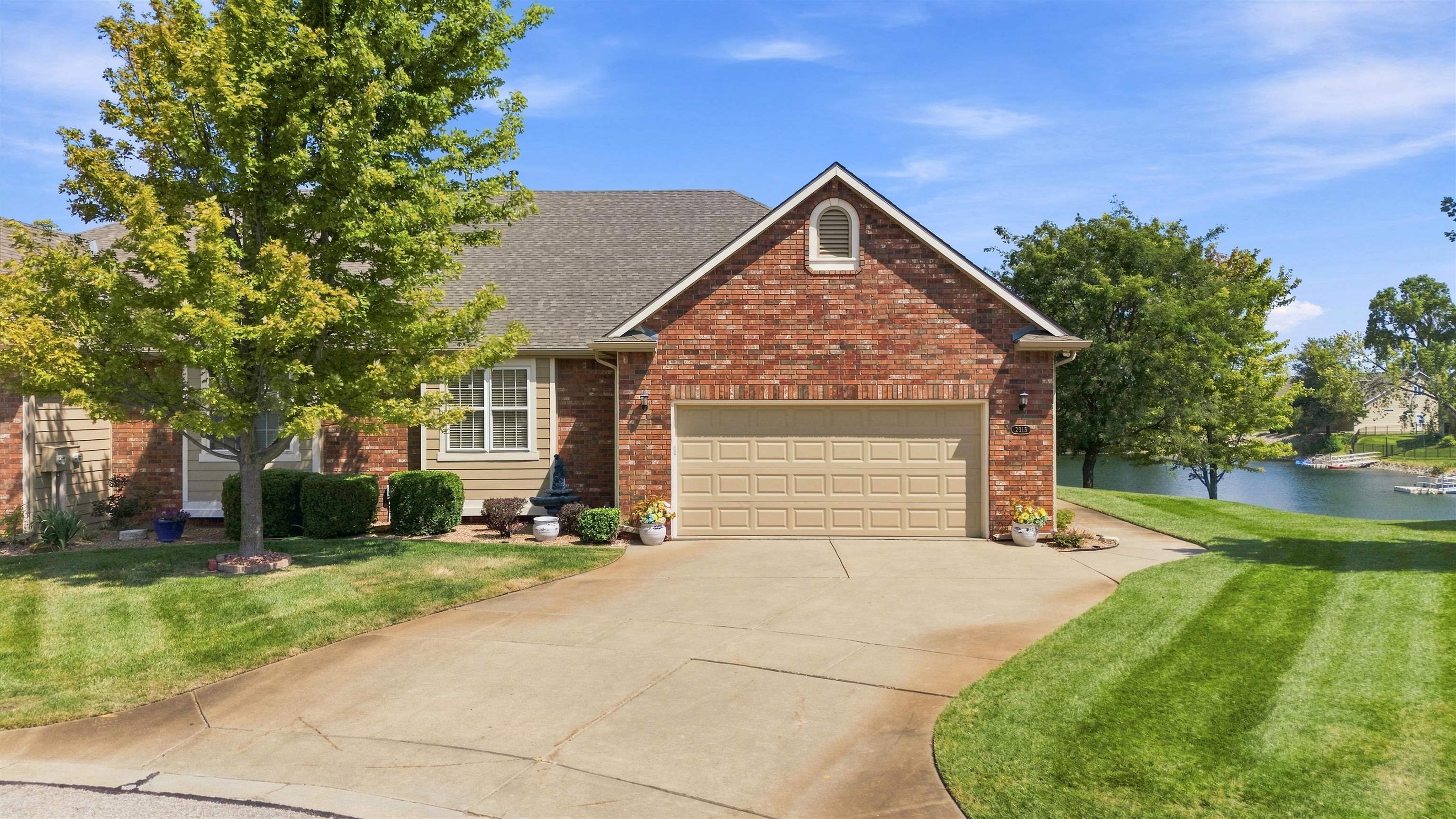2315 N Lakeway Ct, Wichita