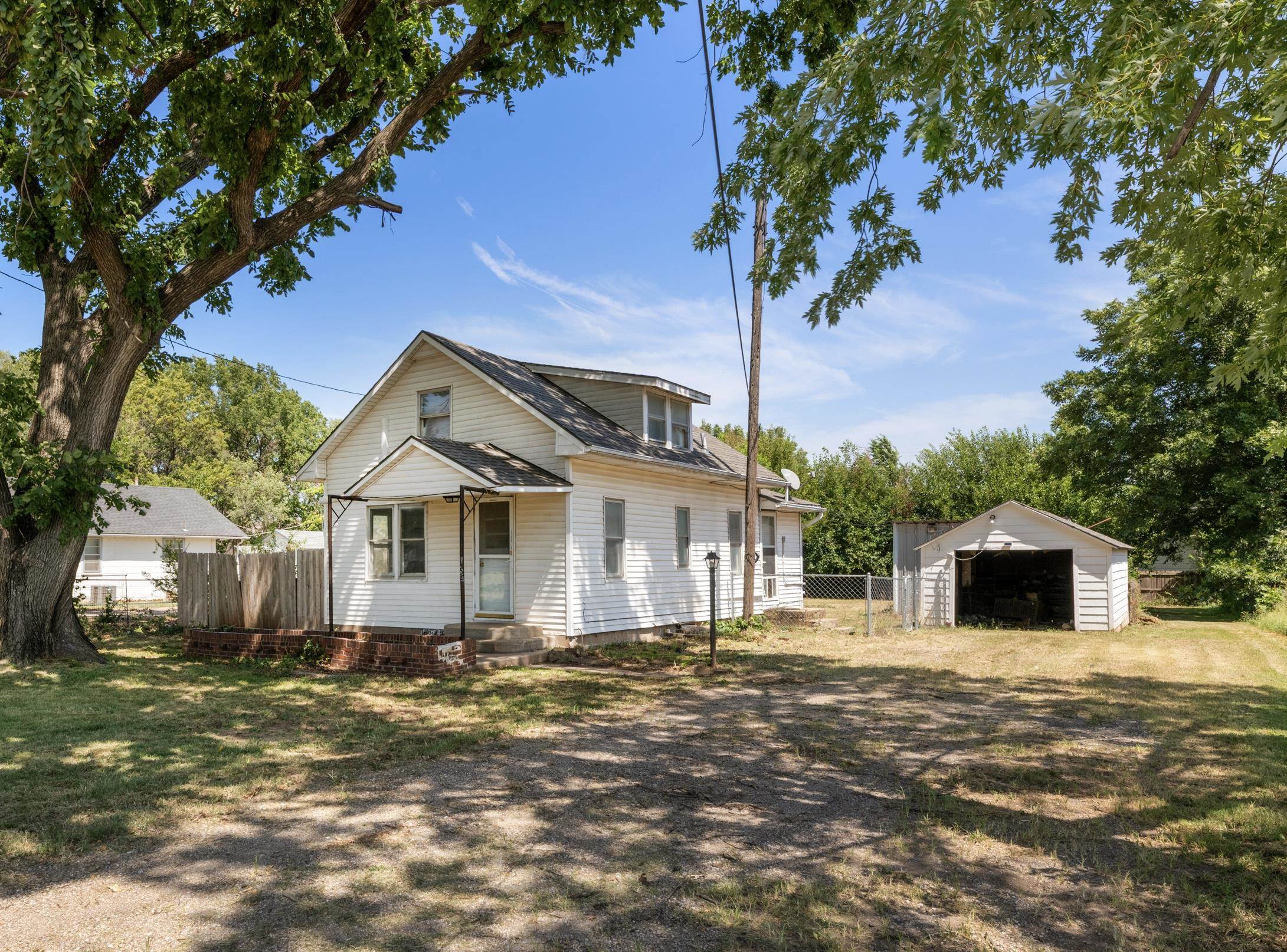 1304 S High, El Dorado, KS, 67042