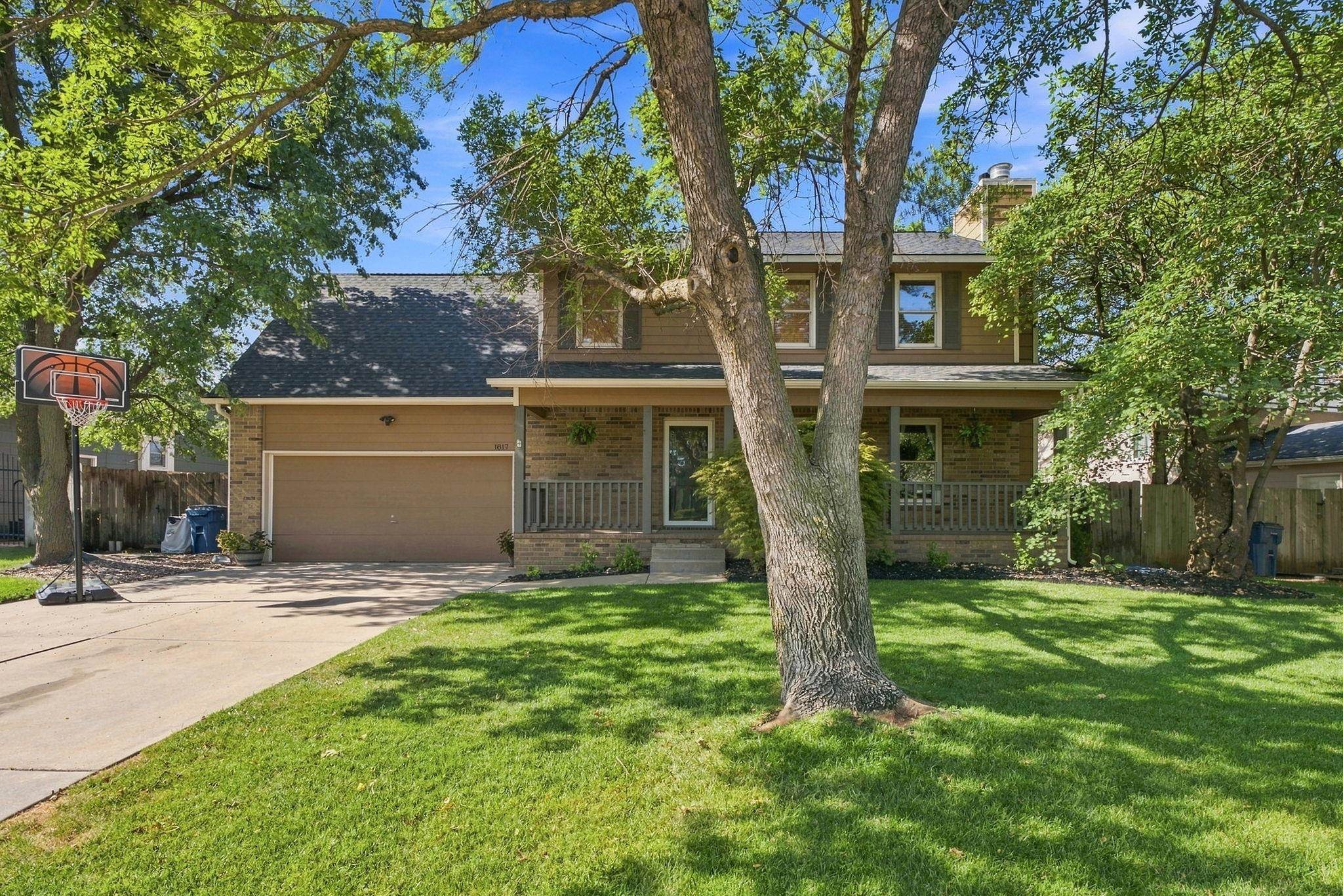 1817 N Shefford Cir, Wichita