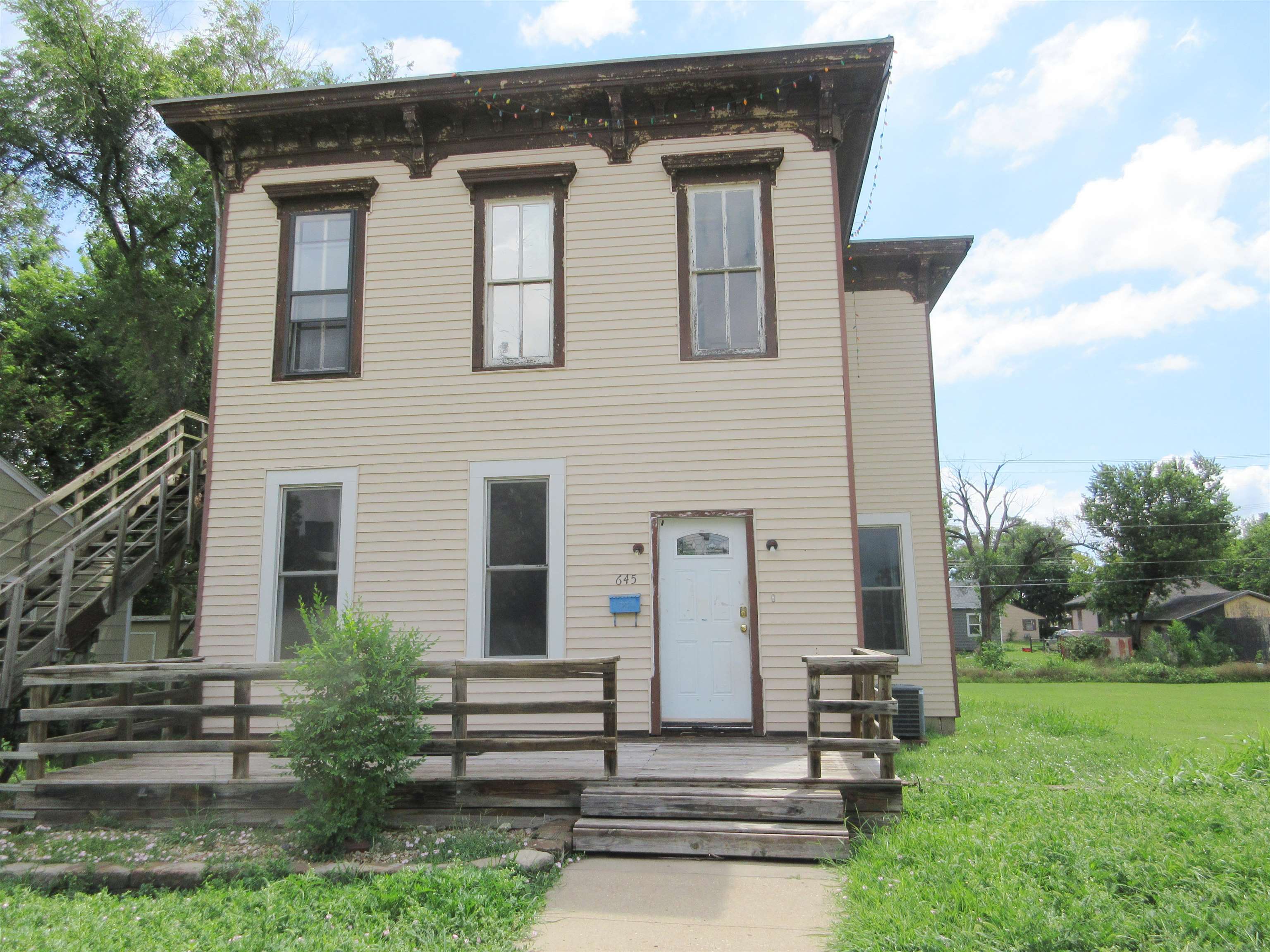 645 S 3rd Ave., Salina, KS, 67401