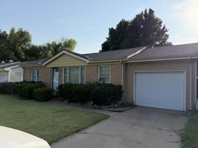 227 S Sunset Ave, Haysville