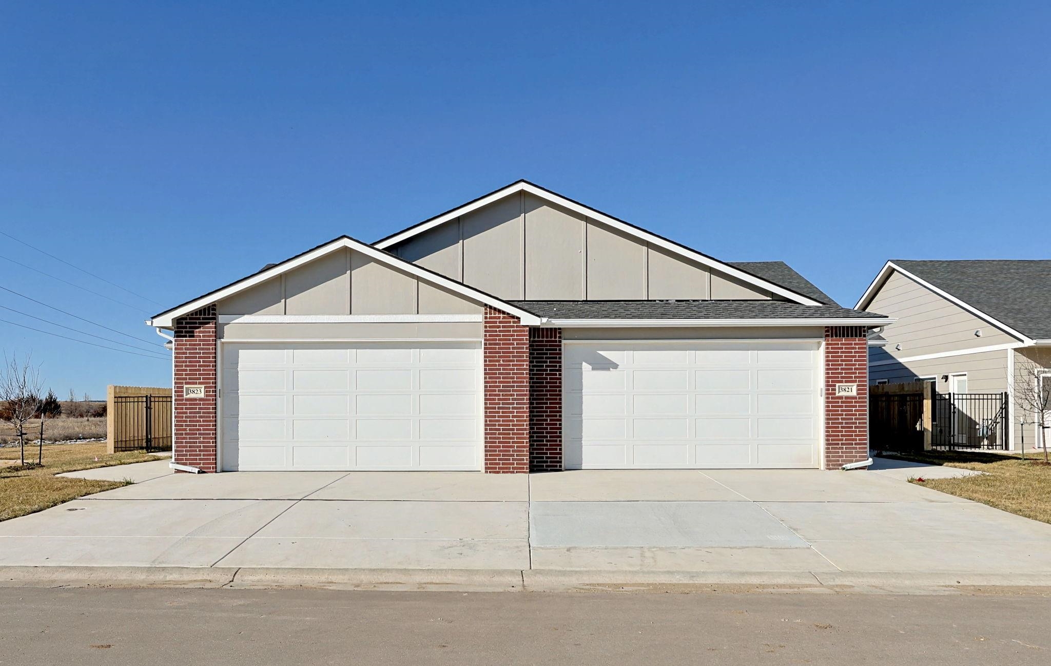 3821-3823 S Bluelake Ct, Wichita, KS, 67215